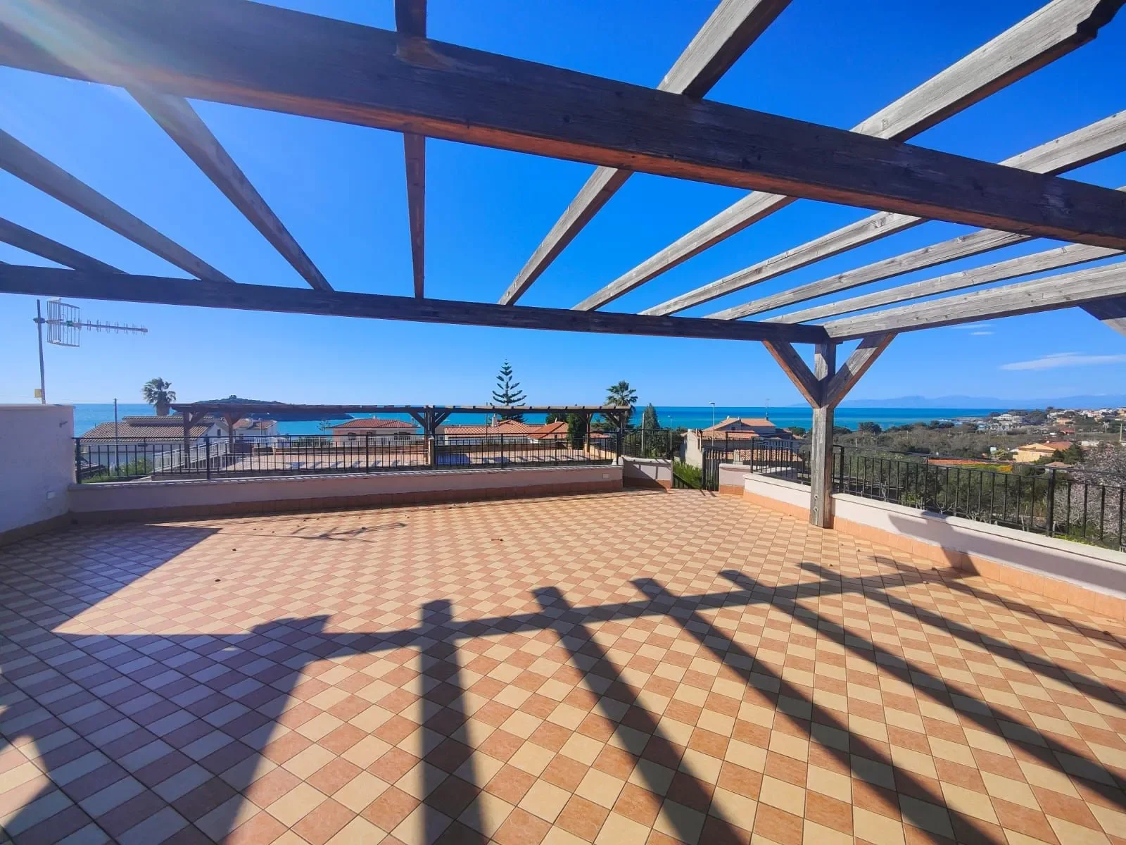 2-bedroom 1-bathroom villa with 75 square-metre paved solarium offering panoramic sea and mountain views | Garden | €175,000 (AU$292,000)