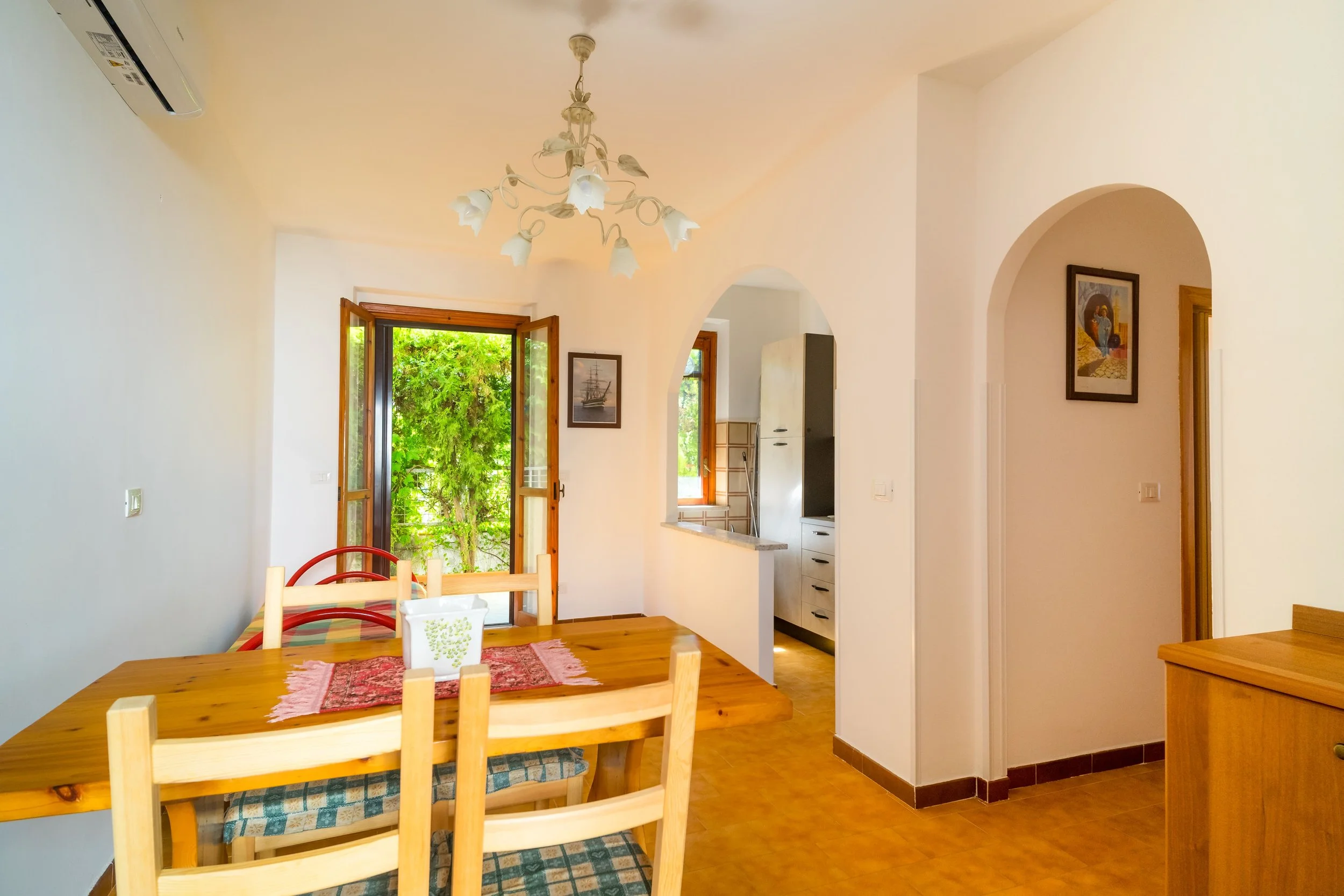 2-bedroom 1-bathroom ground floor apartment | Completely renovated in 2023 | Private garden | Share parking space | Fully furnished | Just minutes from the centre and sea | € 65,000 (AU$109,000)