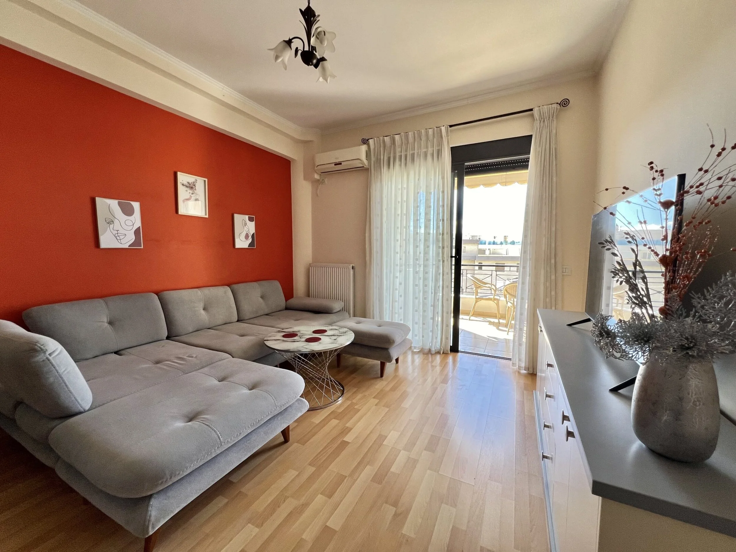 1-bedroom 1-bathroom apartment with amazing sea views | 2 minutes walk to the promenade and beach | Fully furnished |   €158,000 (AU$264,000)