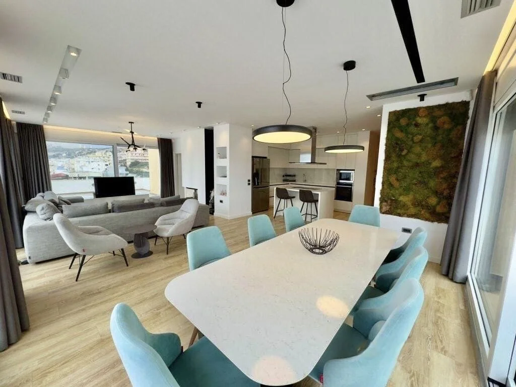 3-bedroom 4-bathroom 3-garage penthouse with panoramic sea views | €750,000 (AU$1,253,000)