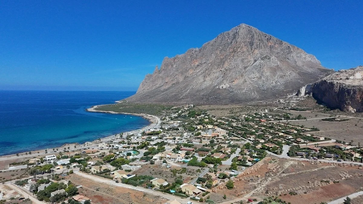 4-bedroom 2-bathroom villa 157m2 | Breathtaking sea and mountain views | Garden with a 50m2 terrace | €390,000 (AU$651,000)