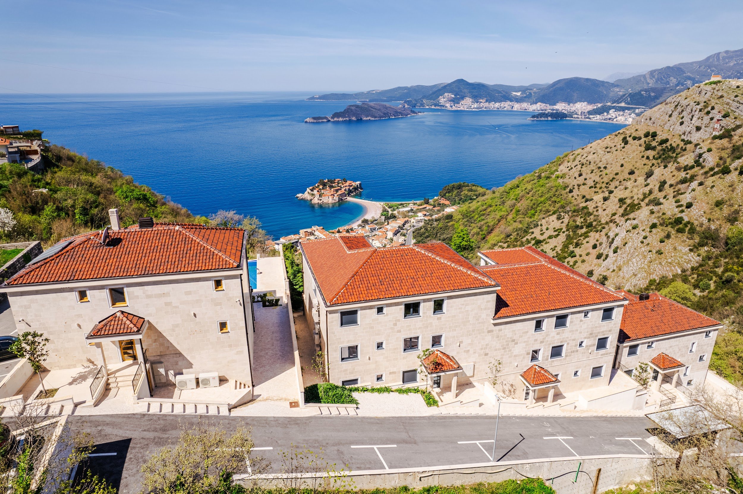 3-Bedroom 2-bathroom apartment | Unobstructed views of sea and Montenegrin coastline | Fully furnished | Large swimming pool for residents | € 445,000 (AU$743,000)