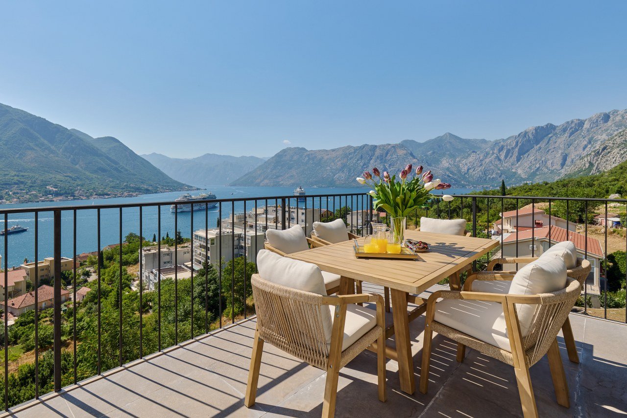 3-bedroom 3-bathroom apartment 158 m2  | Breathtaking sea views | Large terrace | Fully furnished | Rooftop Pool | €595,000 (AU$994,000)