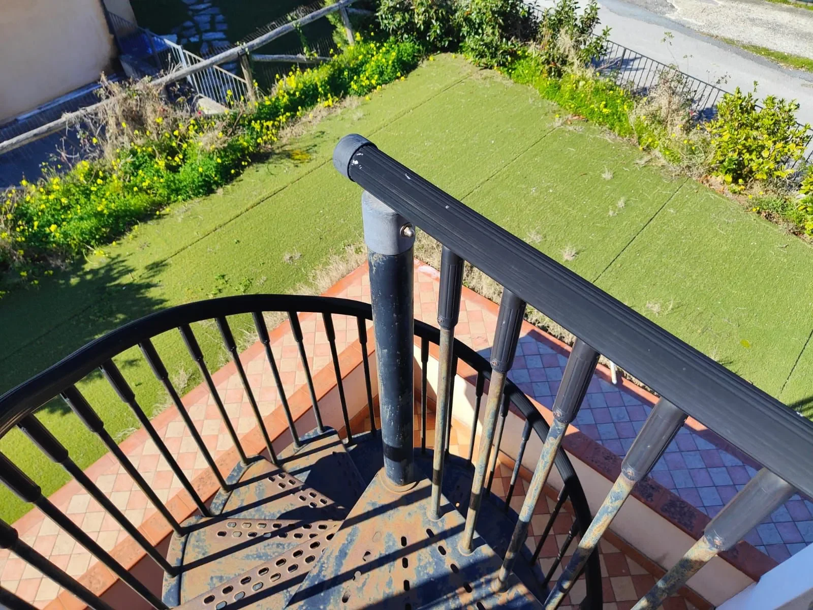 2-bedroom 1-bathroom villa with 75 square-metre paved solarium offering panoramic sea and mountain views | Garden | €175,000 (AU$292,000)