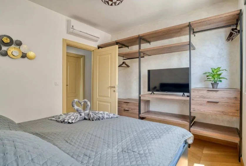 3-bedroom 2-bathroom apartment | Panoramic sea views | Fully furnished | Large terrace | Swimming pool in complex |  €445,000 (AU$743,000)