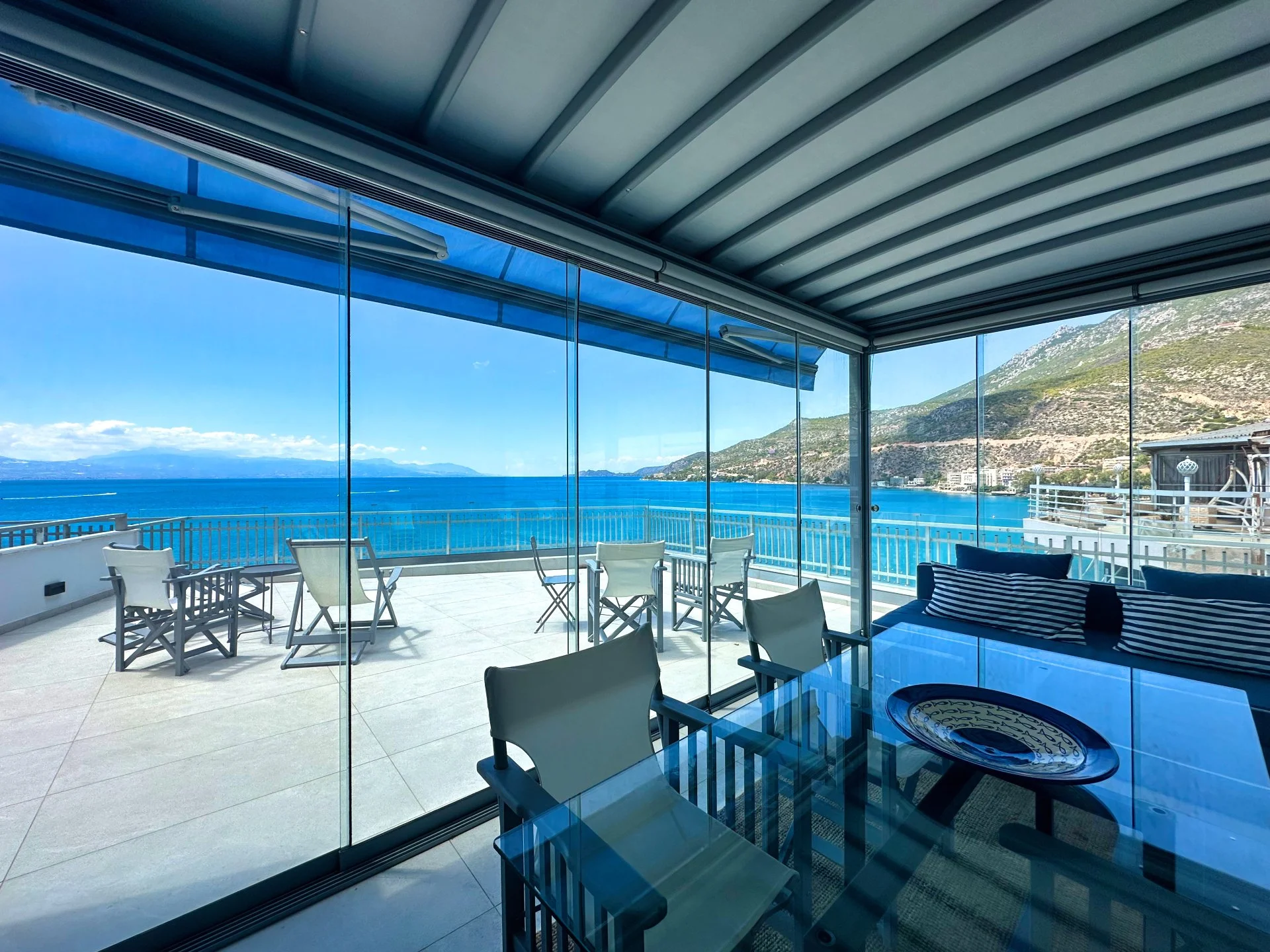 1-bedroom 1-bathroom penthouse | Fully furnished | €250,000 (AU$418,000)