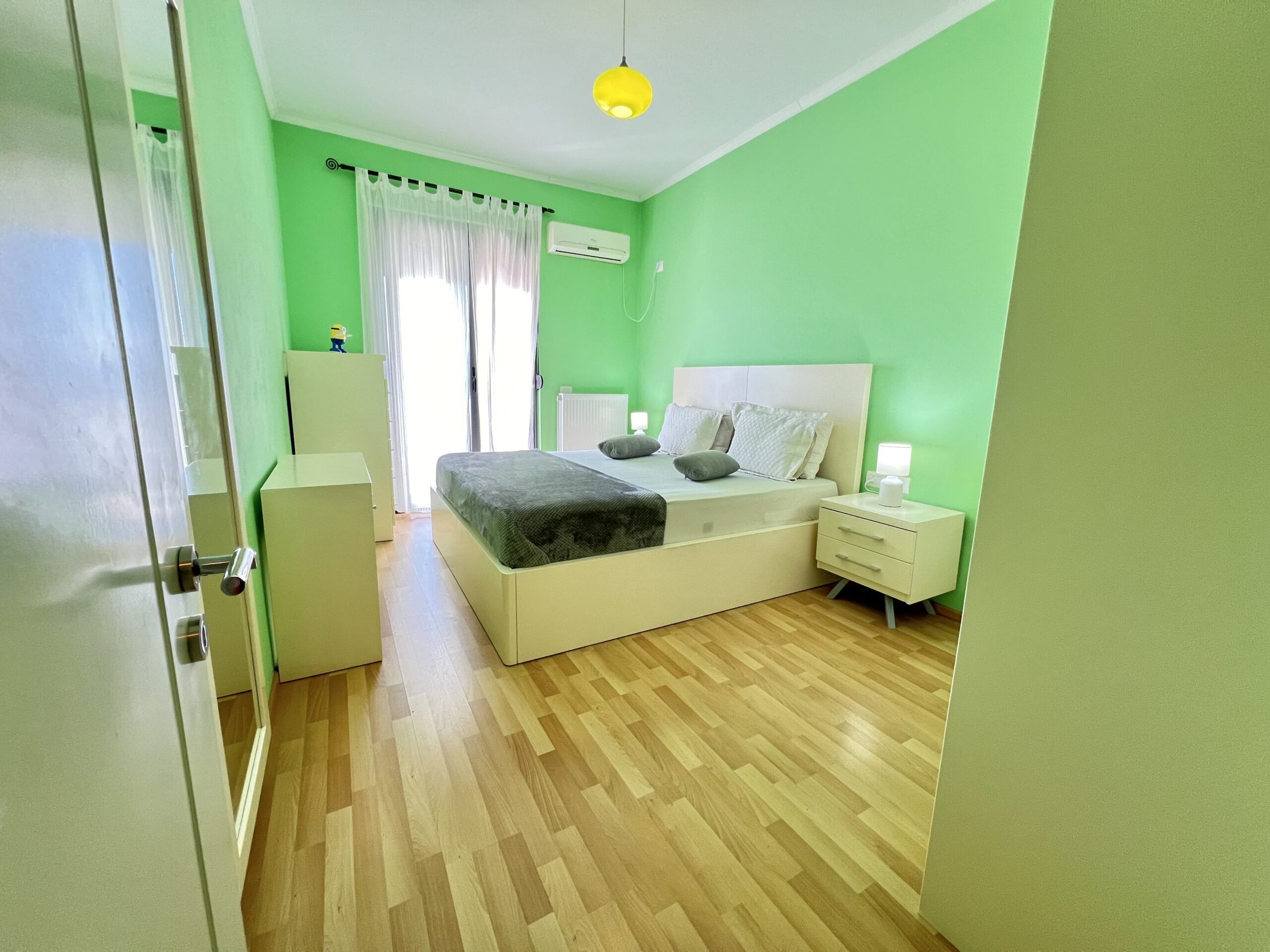 1-bedroom 1-bathroom apartment with amazing sea views | 2 minutes walk to the promenade and beach | Fully furnished |   €158,000 (AU$264,000)
