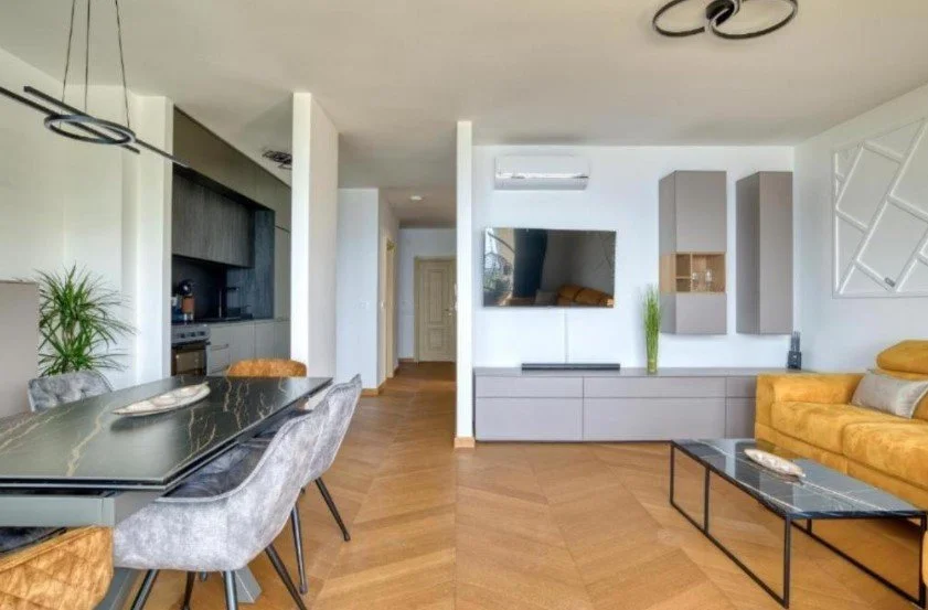 3-bedroom 2-bathroom apartment | Panoramic sea views | Fully furnished | Large terrace | Swimming pool in complex |  €445,000 (AU$743,000)