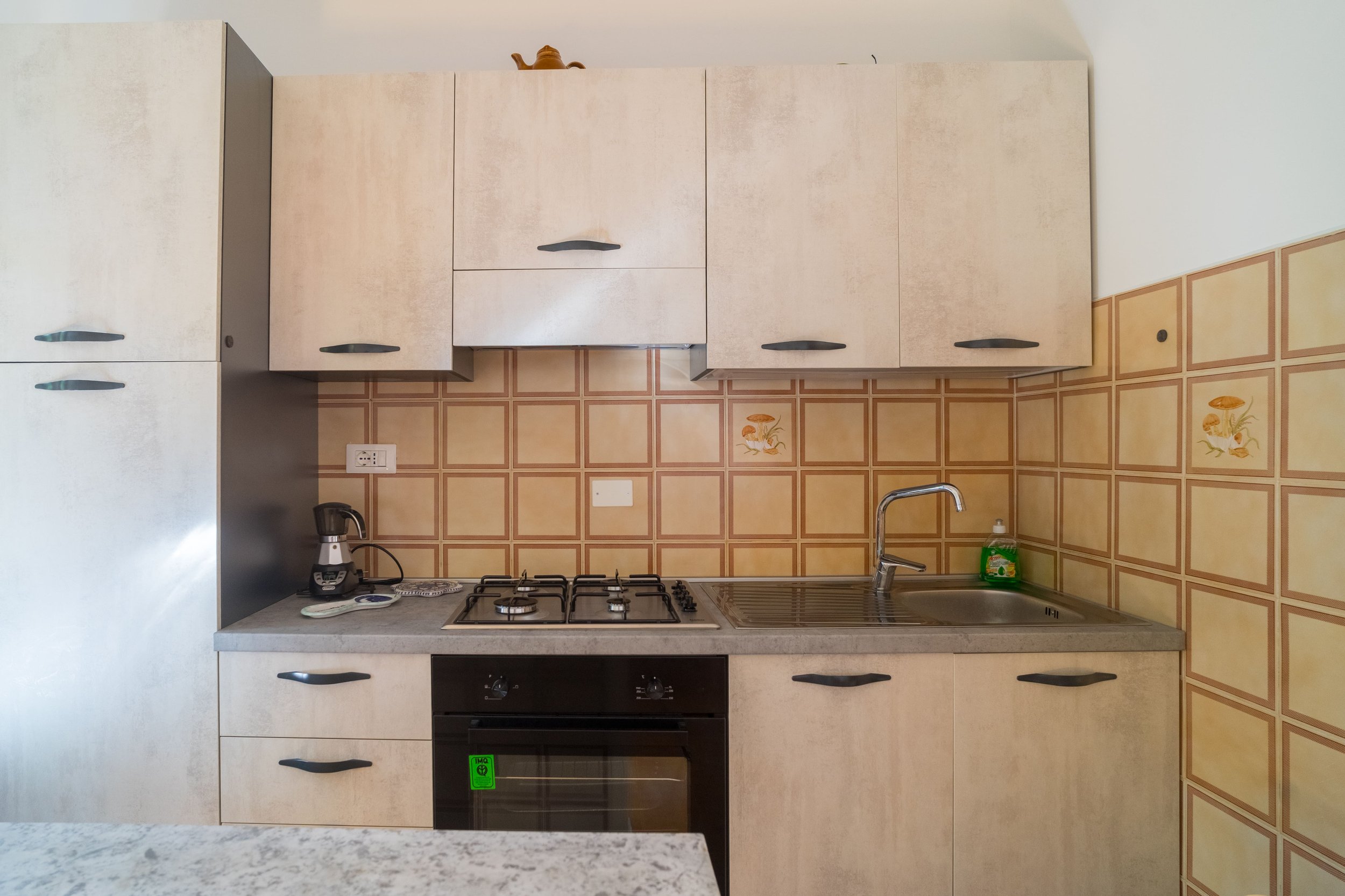 2-bedroom 1-bathroom ground floor apartment | Completely renovated in 2023 | Private garden | Share parking space | Fully furnished | Just minutes from the centre and sea | € 65,000 (AU$109,000)
