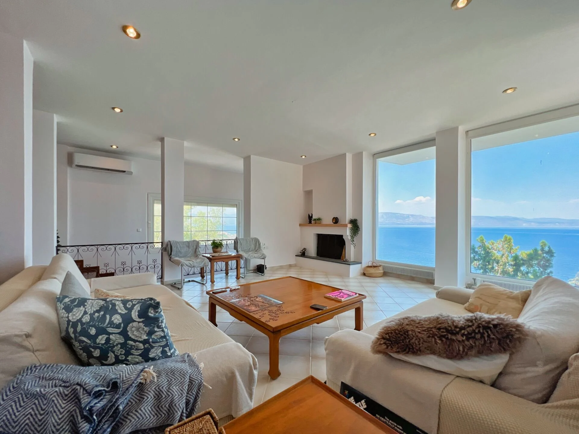 4-bedroom 3-bathroom detached house with panoramic sea views | Fully furnished | €400,000 (AU$700,000)