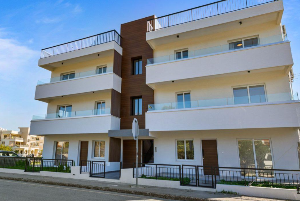 3-bedroom 2-bathroom penthouse with private roof garden with sea view | Furnished | Newly renovated in 2025 | €289,000 (AU$483,000)