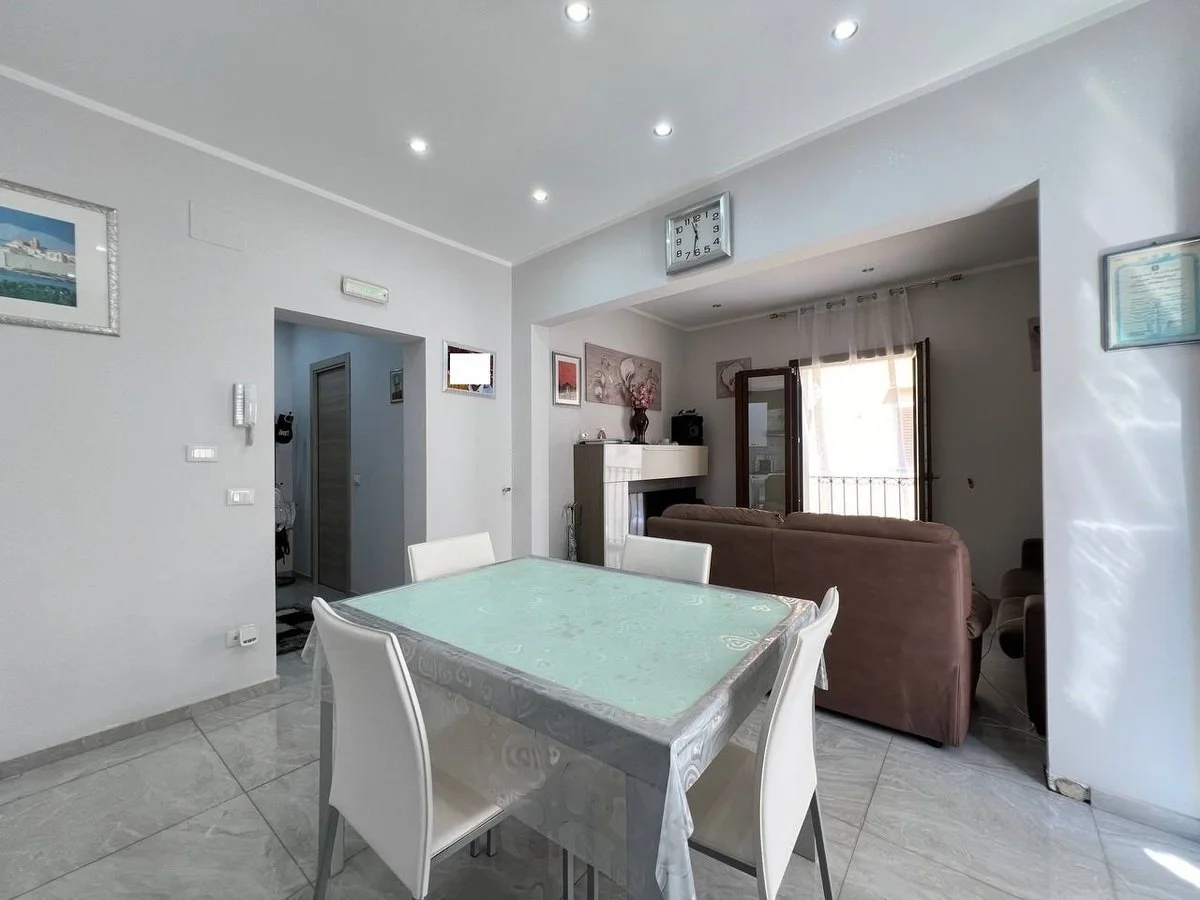 2-bedroom 2-bathroom villa 123m2 | Spread over two levels | Roof terrace with far-reaching views | 480 metres from the sea | €168,000 (AU$280,000)