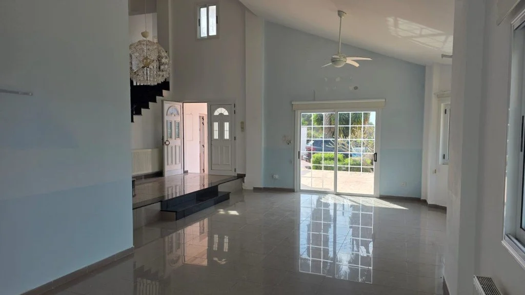 5-bedroom 4-bathroom house on 5,018 m2 land | Panoramic sea views | Pool  Landscaped garden with outdoor seating area with pergola | €1,100,000 (AU$1,837,000)