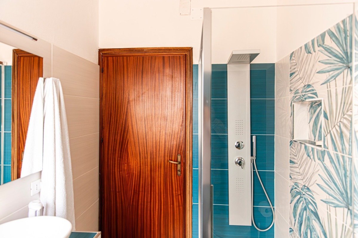 8-bedroom 2-bathroom renovated house 188m2 | 400 metres from the sea with views overlooking the gulf | It consists of two apartments, each with a kitchen, which are being sold as a single unit | There are also separate balconies and a 94m2 terrace wi