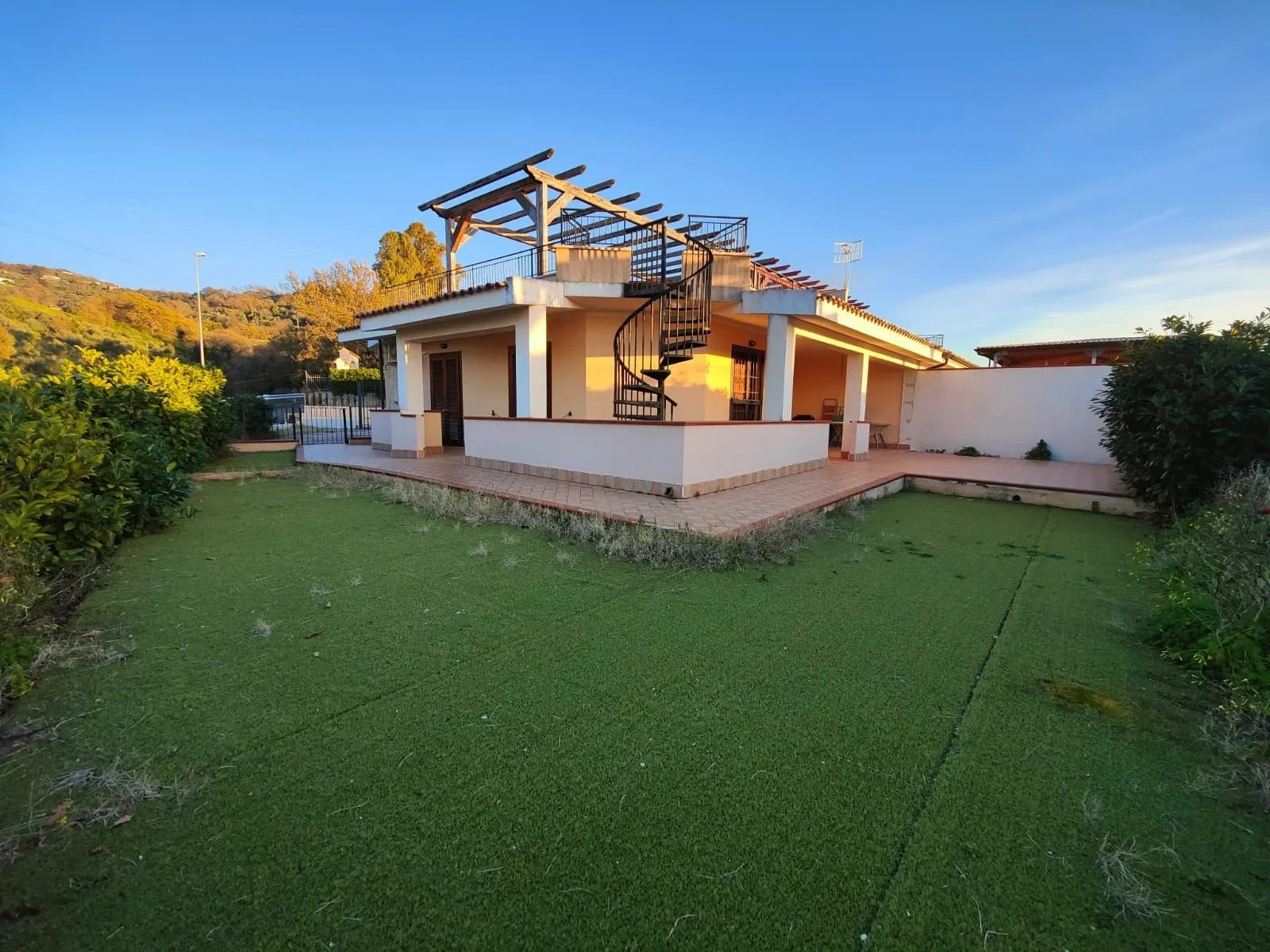 2-bedroom 1-bathroom villa with 75 square-metre paved solarium offering panoramic sea and mountain views | Garden | €175,000 (AU$292,000)