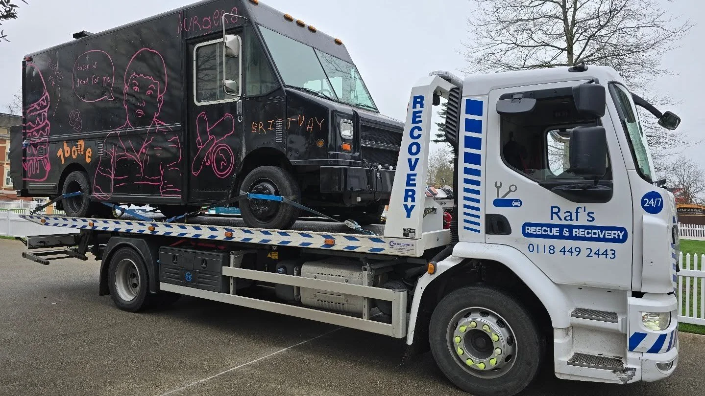Moving the big ol' Utilimaster Step Van for @7boneburgerco. Happy we could help!

🚐 Minibus &amp; Commercial Vehicle Recovery &ndash; 24/7 Service

We specialise in commercial vans, minibuses, fleet vehicles, and light trucks, providing fast and rel