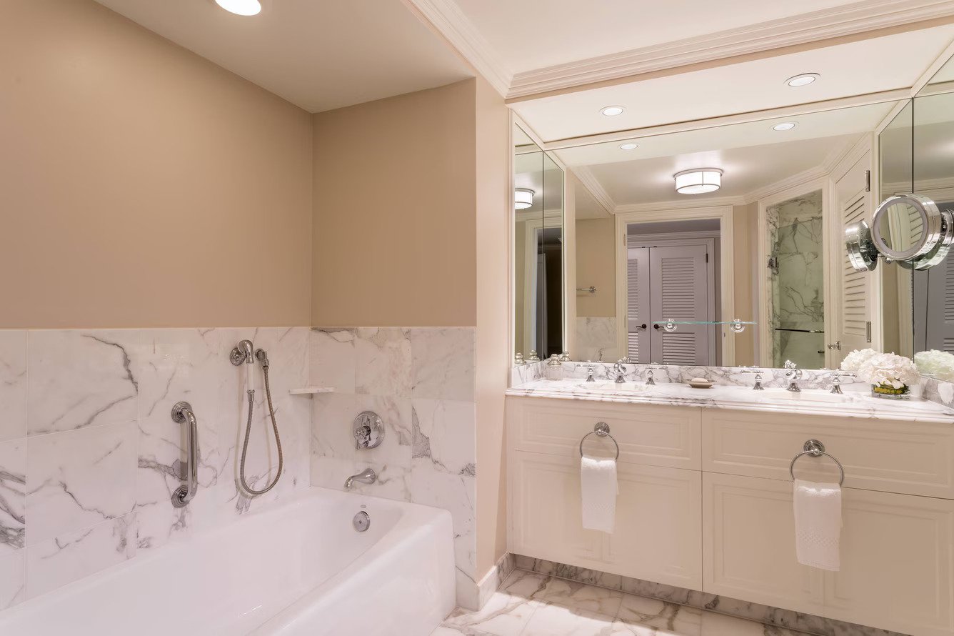 rswgr-bathroom-2258-hor-clsc.jpg