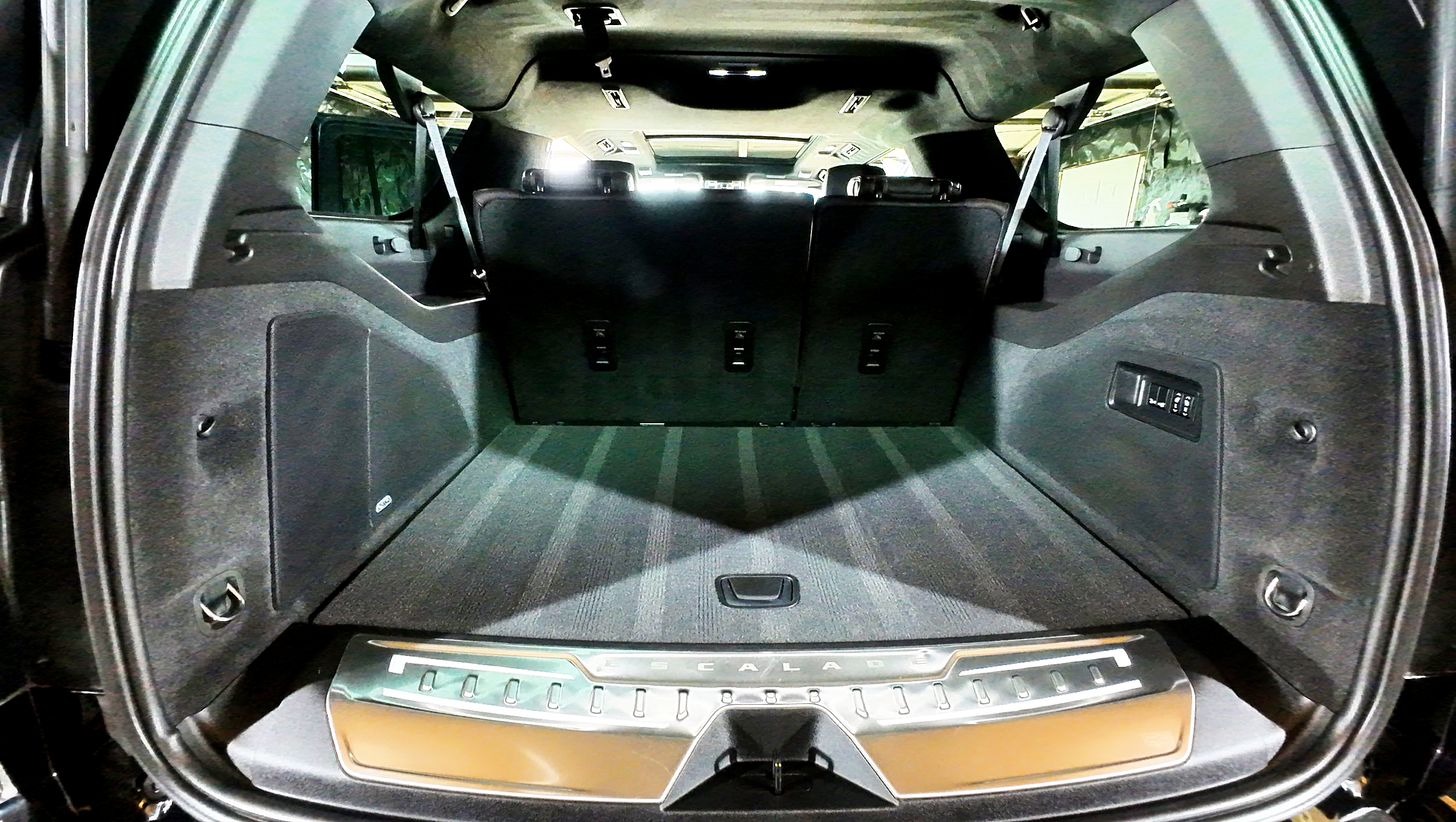 Cadillac Trunk 2_A.png