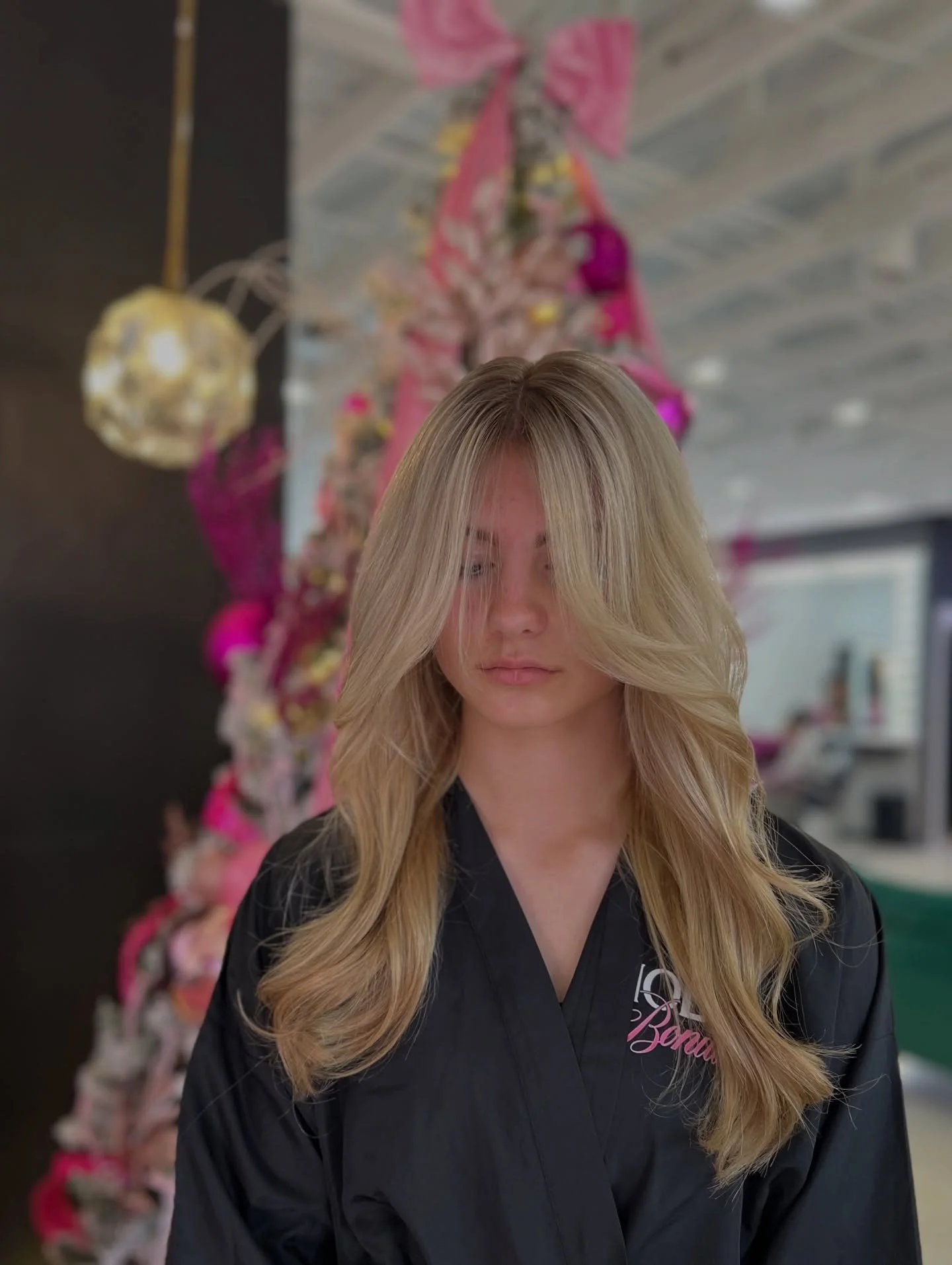 A few foils later and voila, bright blonde beauty! ✨💞💁🏼&zwj;♀️ 

Work done by @glambydrea_ 

To book your appointments, DMs, give us a call, or book online 📲📲📲 

(432) 661-8959

 #holabonitamidland #westetxas #correctionwork #blonde #bookyourap