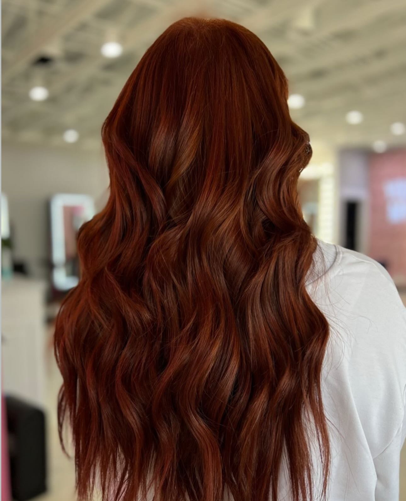 these cowboy coppers 😍 call or dm to book your appointment today! 
#holabonita #bookyourappointment #hair