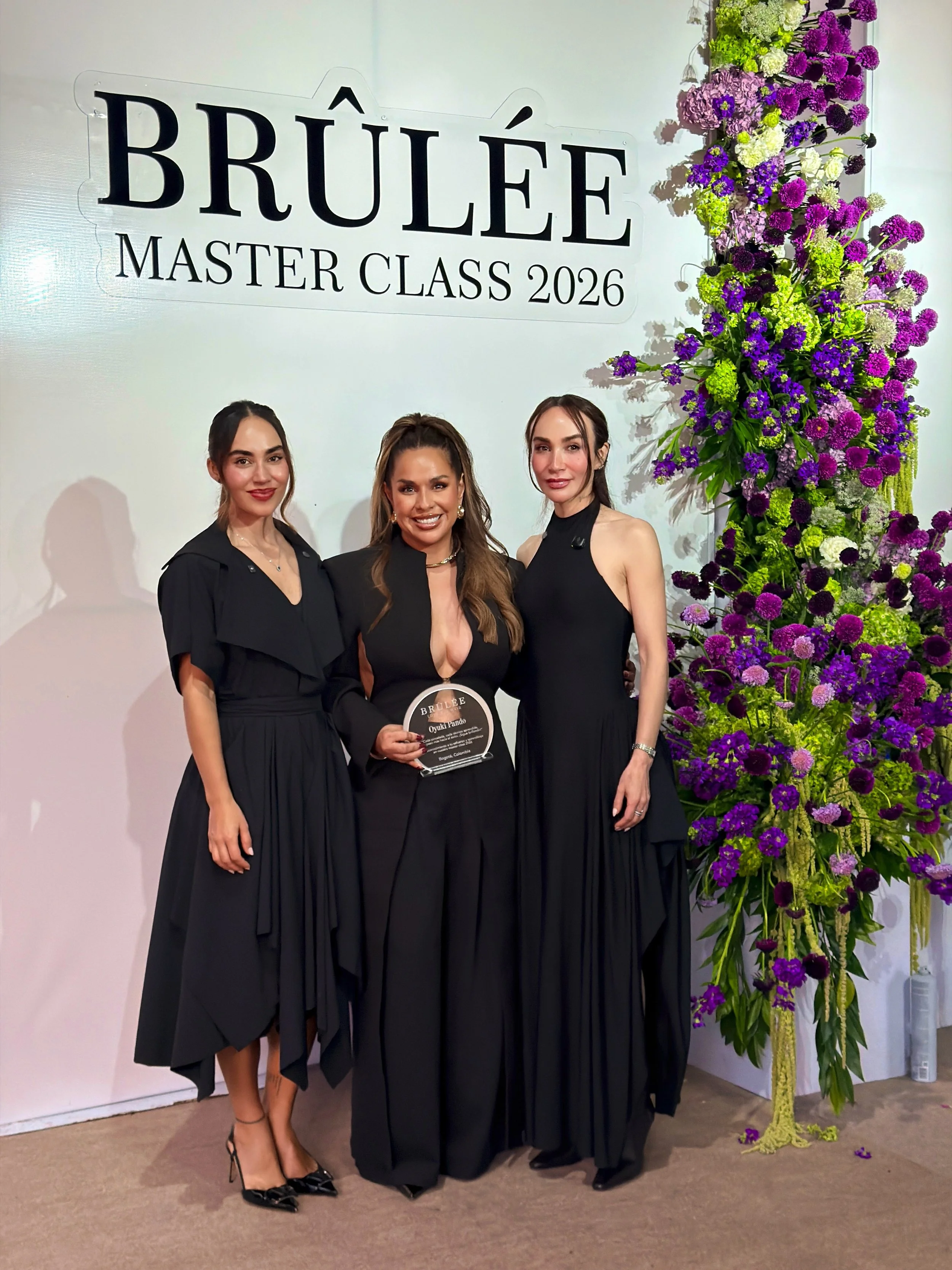 Br&ucirc;l&eacute;e MASTERCLASS 2026💐

Someone pinch me !

@yadibrulee @kelvy_brulee @bruleeloveforhair