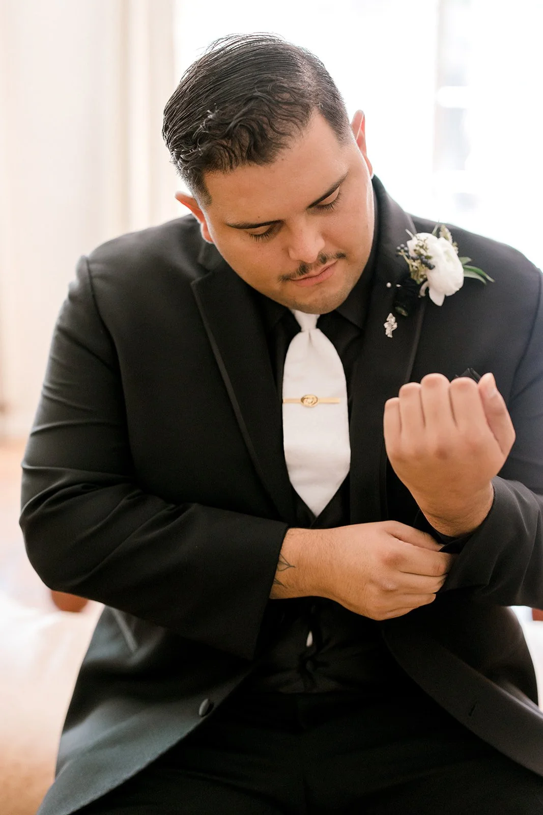 gonzalez wedding - guys getting ready photos (10 of 83).jpg