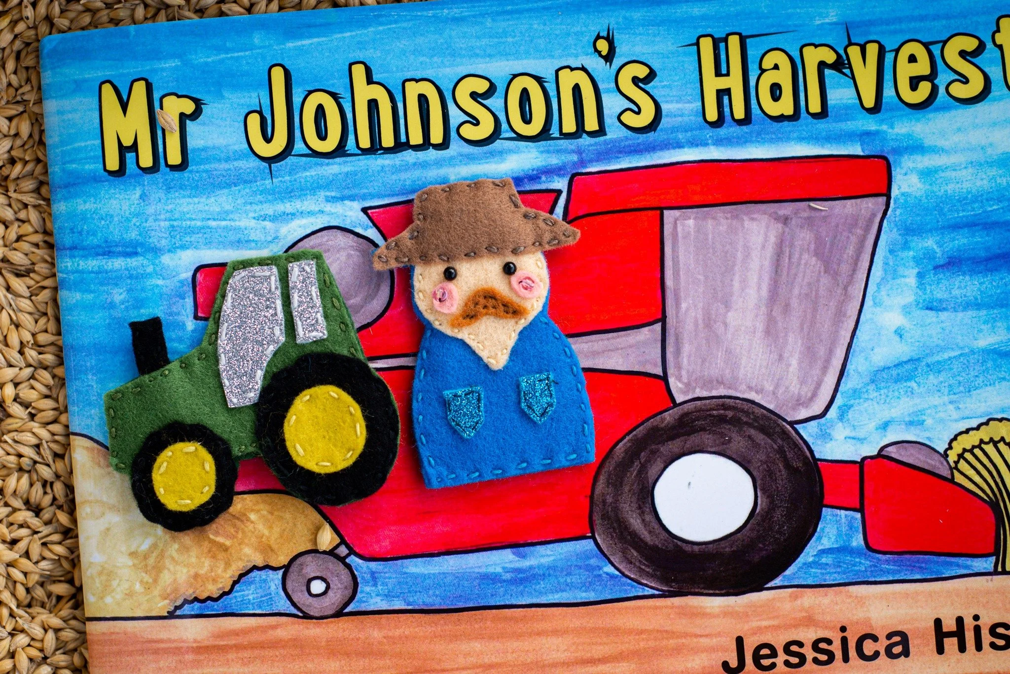 It's 1 week till the markets!! Come and say hi, take a pic at our stall and go in the draw to win a mother's day prize!!! 

It's going to be a wonderful day!

#millthorpemarkets #watercolourart #childrensbooks #kidsbooks #farmbooks #mrjohnsonsfarm @a