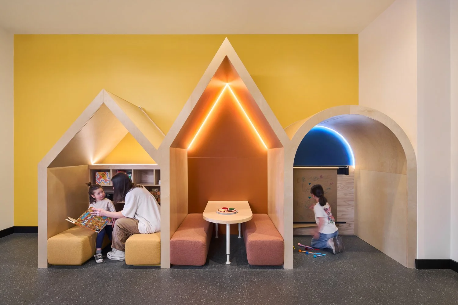 Reina (Interiors)_19064-3.jpg