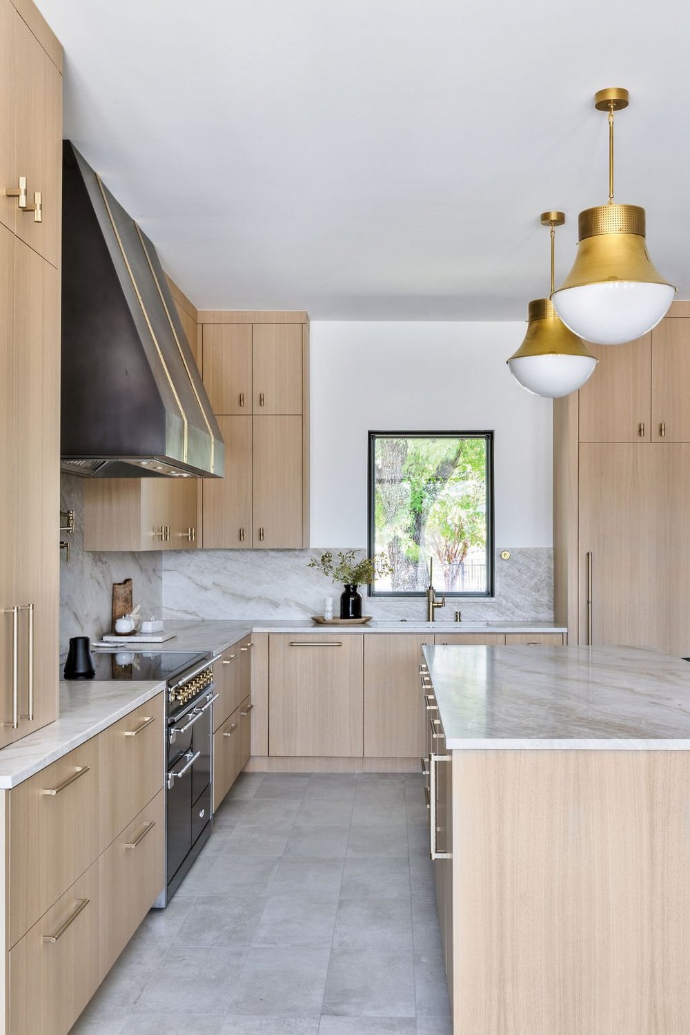 Eileen & Home Interior Design