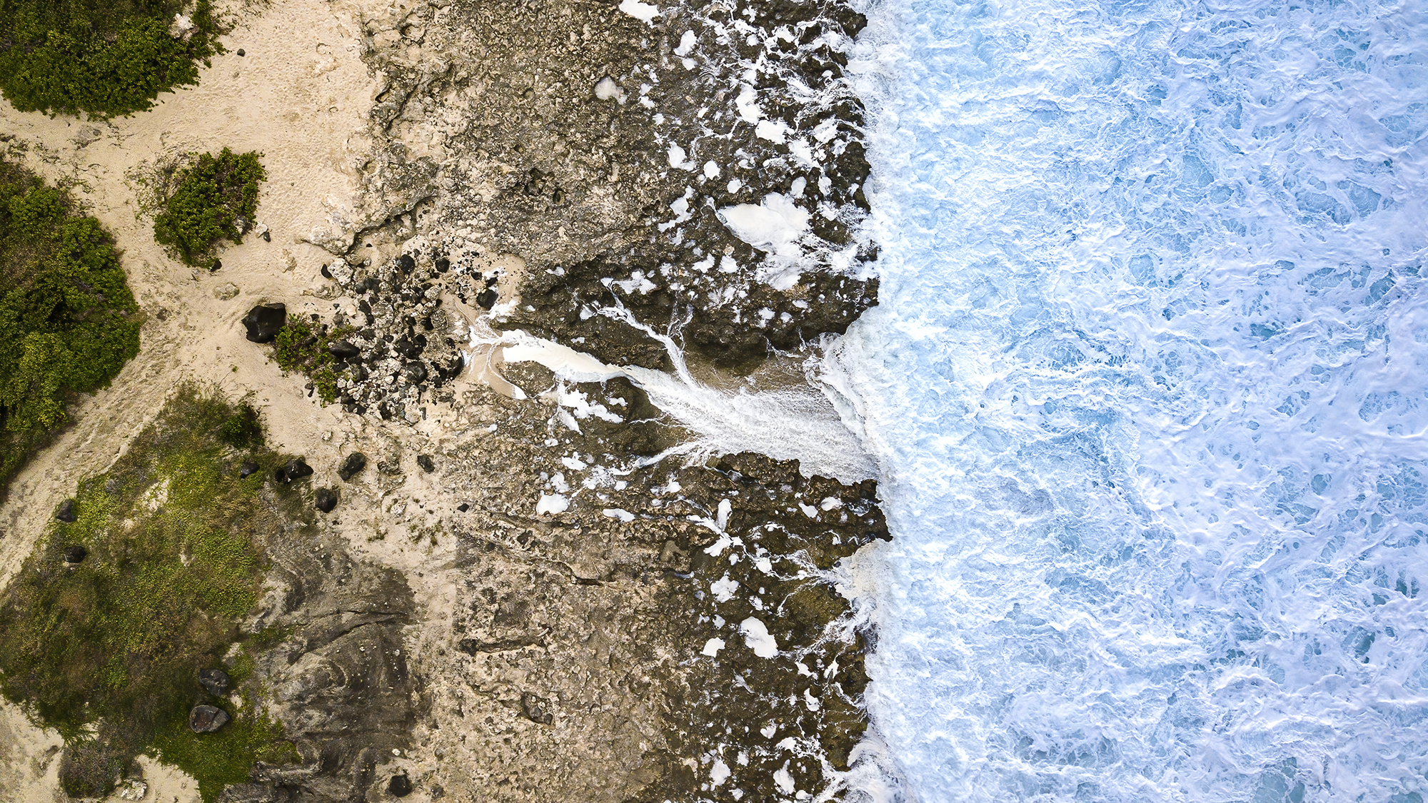 Hawaii - Where the Land Ends -t.png