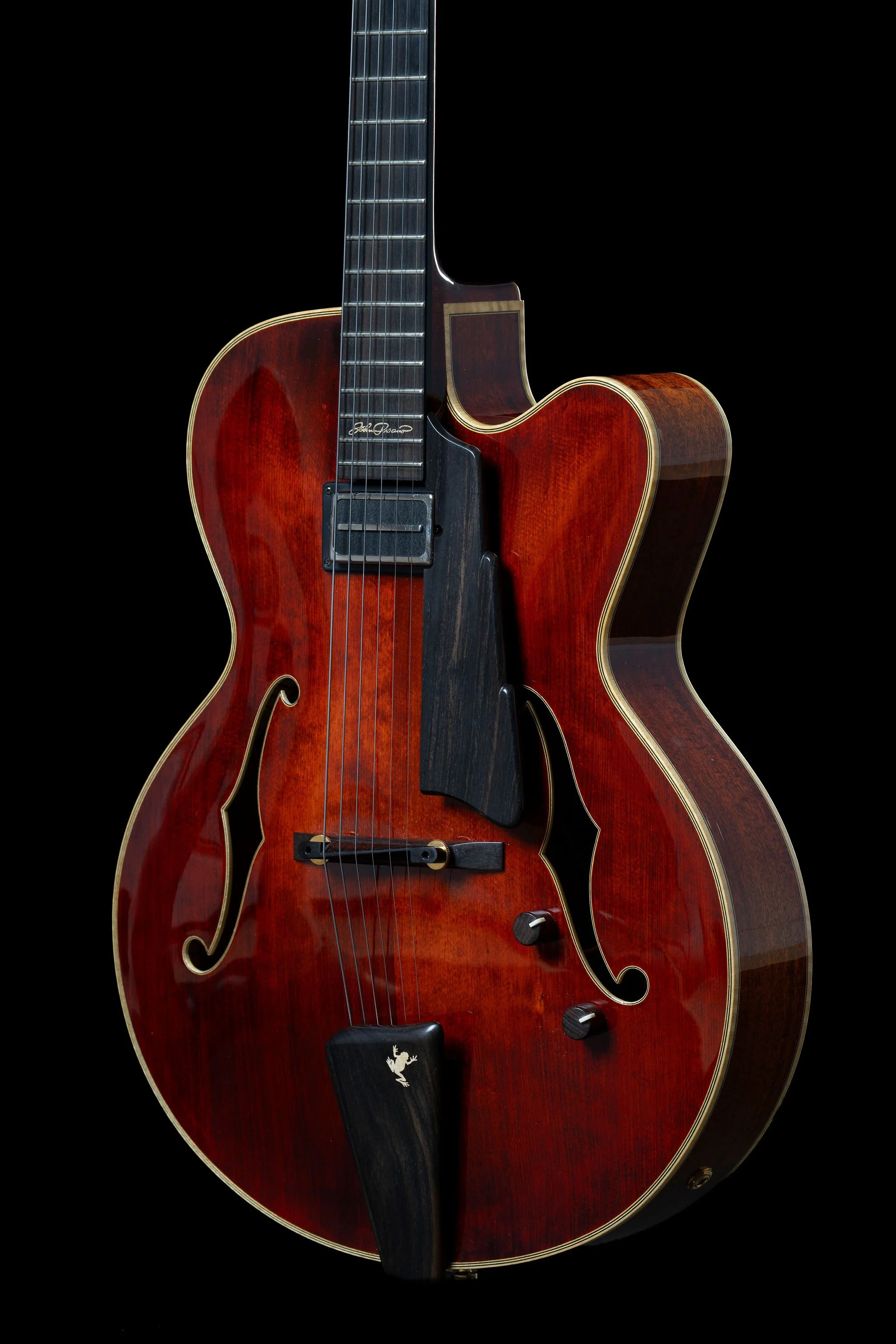 Eastman Pisano Front Detail.jpg