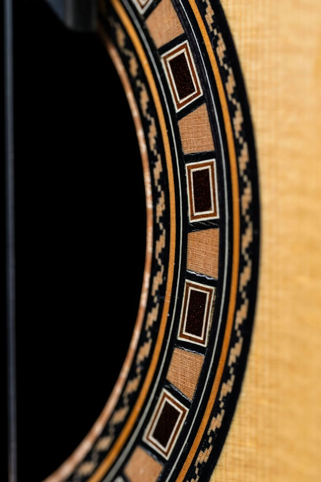 Thames Rosette Detail.jpg