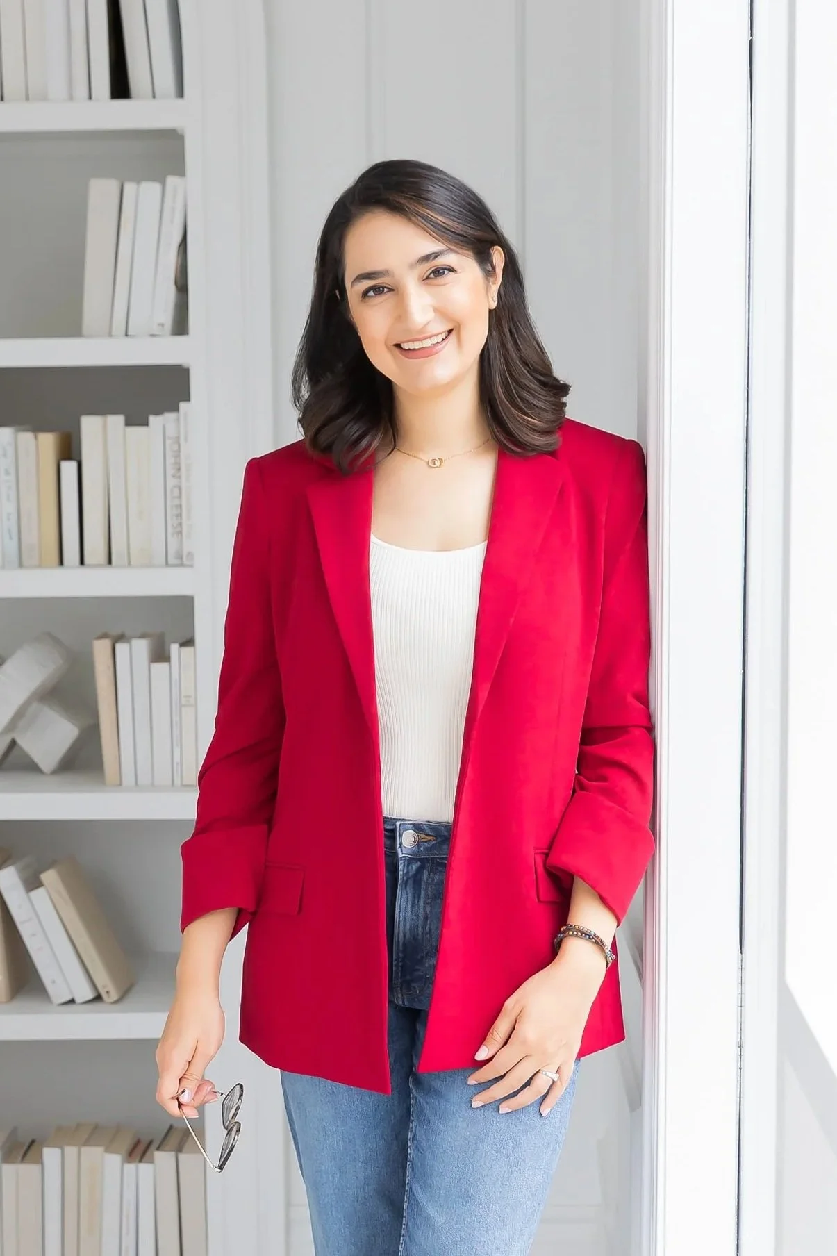 Naturopathic doctor in Toronto consulting a patient about chronic constipation treatment
