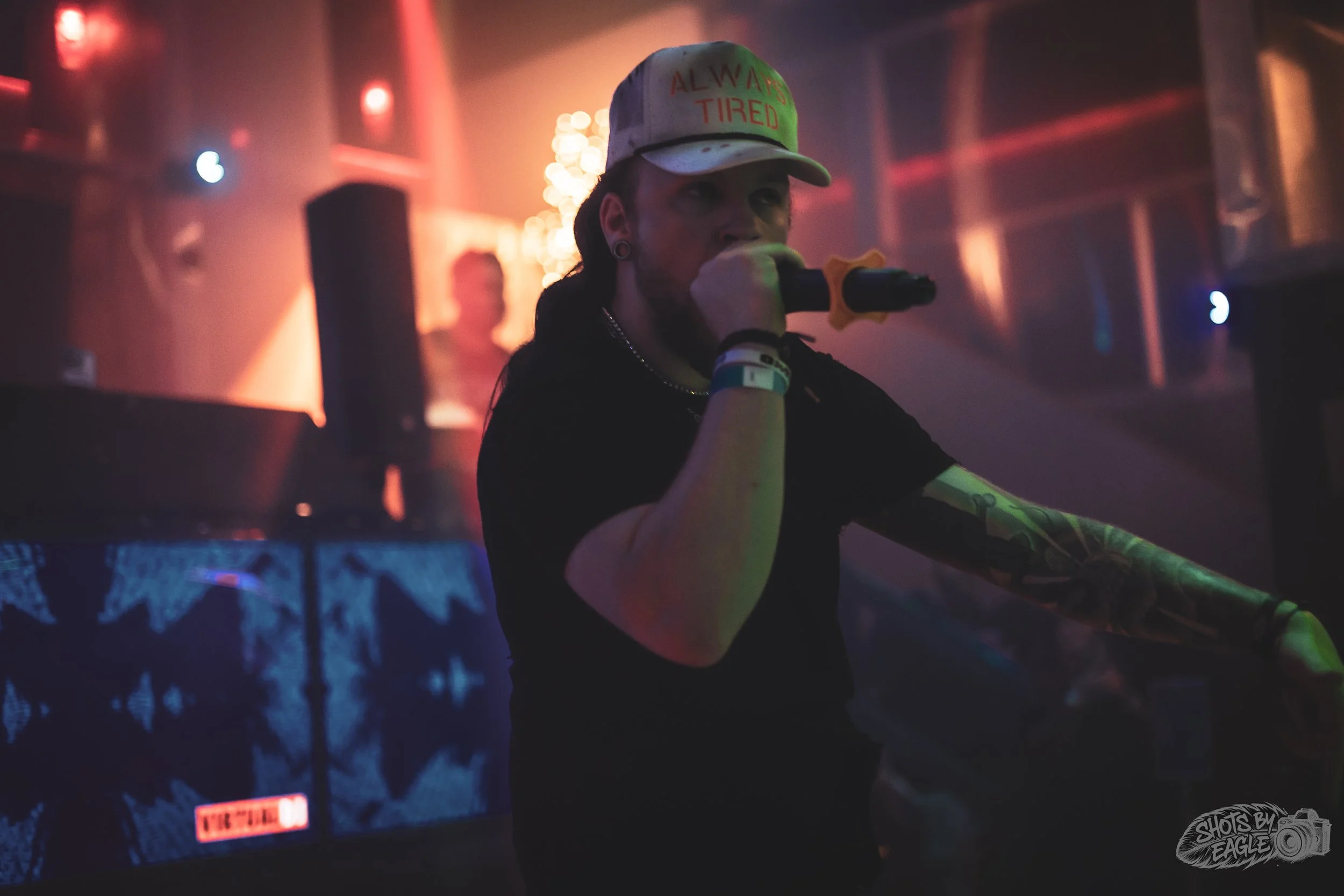 Dusitn Warbear & Ace Wild Live Performance