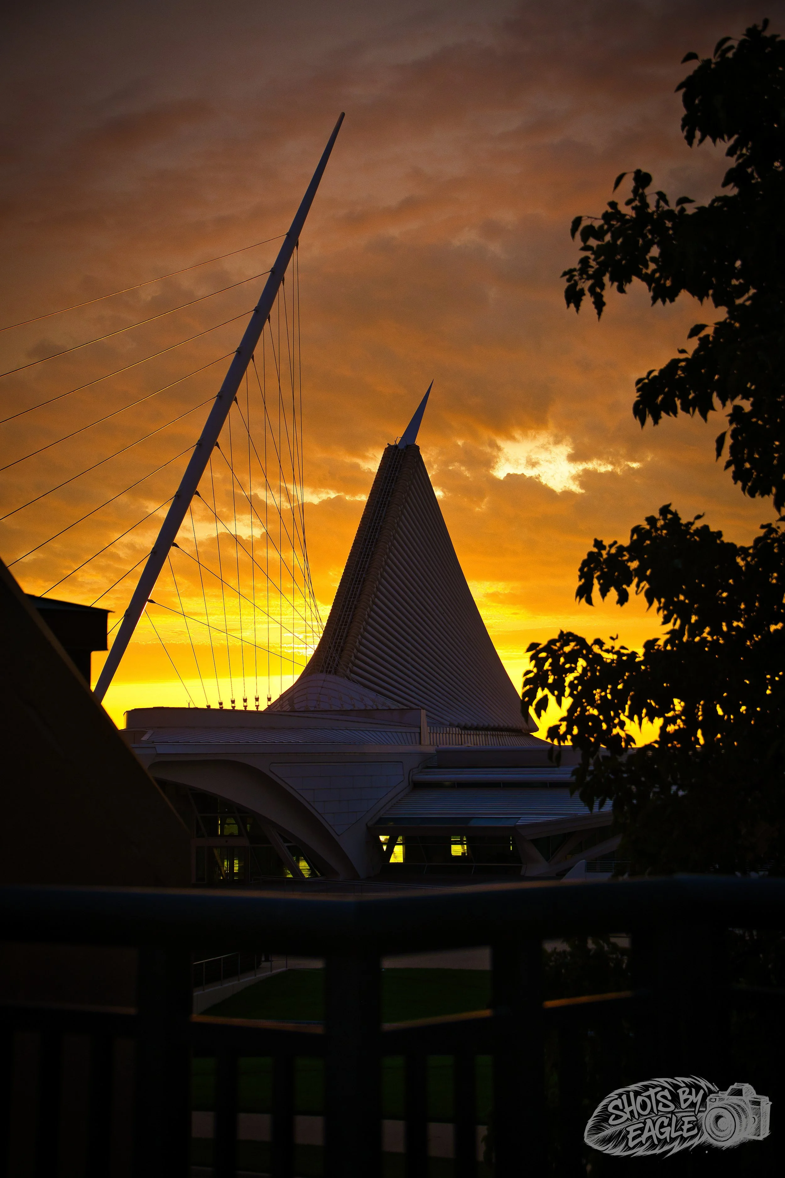 Sunrise over the Milwaukee Art Museum at Lake Michigan