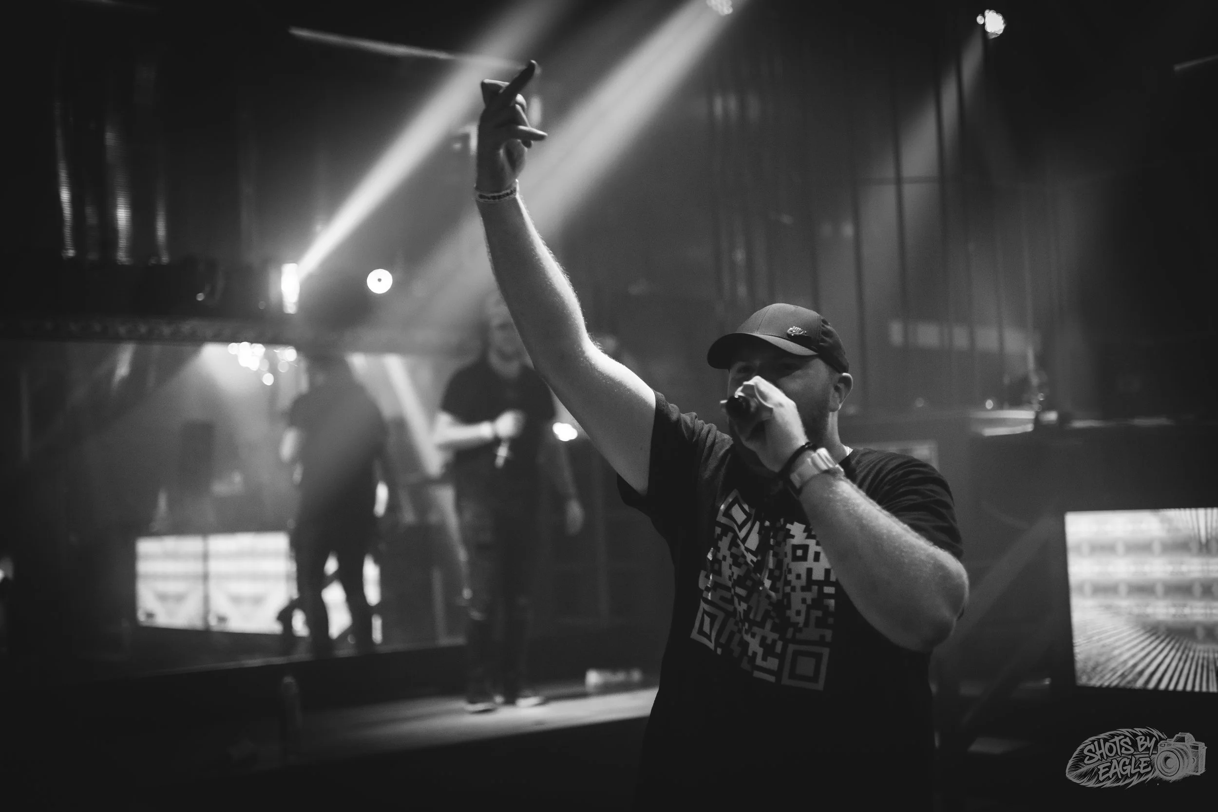 Dusitn Warbear & Ace Wild Live Performance