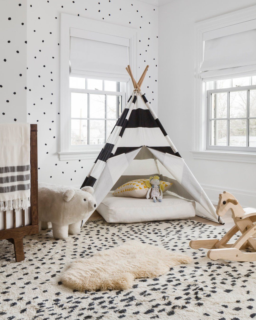 2026 is the year of patterns, playful colors, and rooms that scream personality 🌷
ㅤ
Here at Kali-Lu Interiors we are moving away from monochromatic, minimalist spaces to embrace bold prints and bright colors. You home should be a reflection of you, 