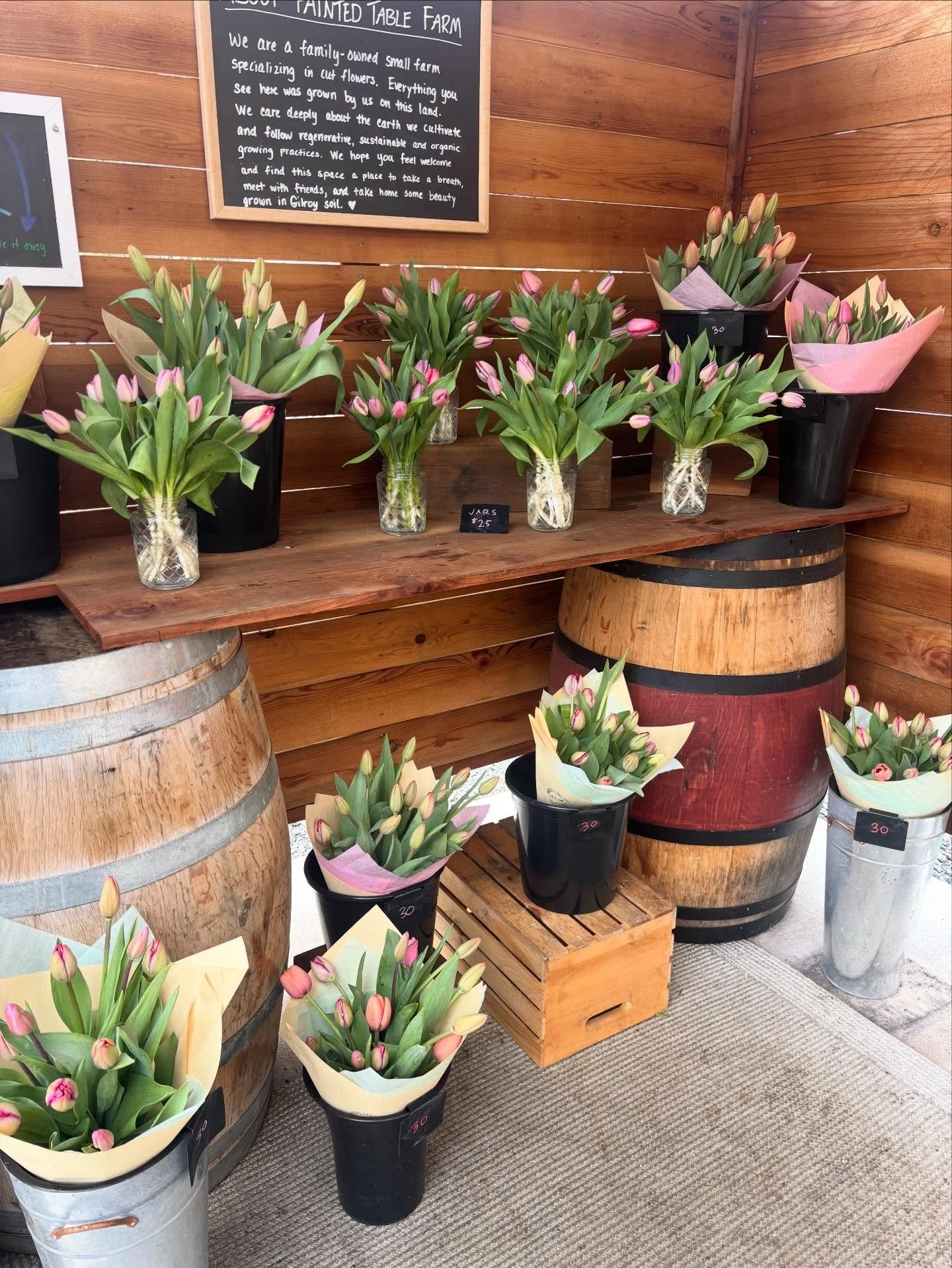 Happy Valentine&rsquo;s Day! We are fully stocked and ready for you! 🥰
#gilroy #gilroyflowers #tulips #localflowers #paintedtablefarm