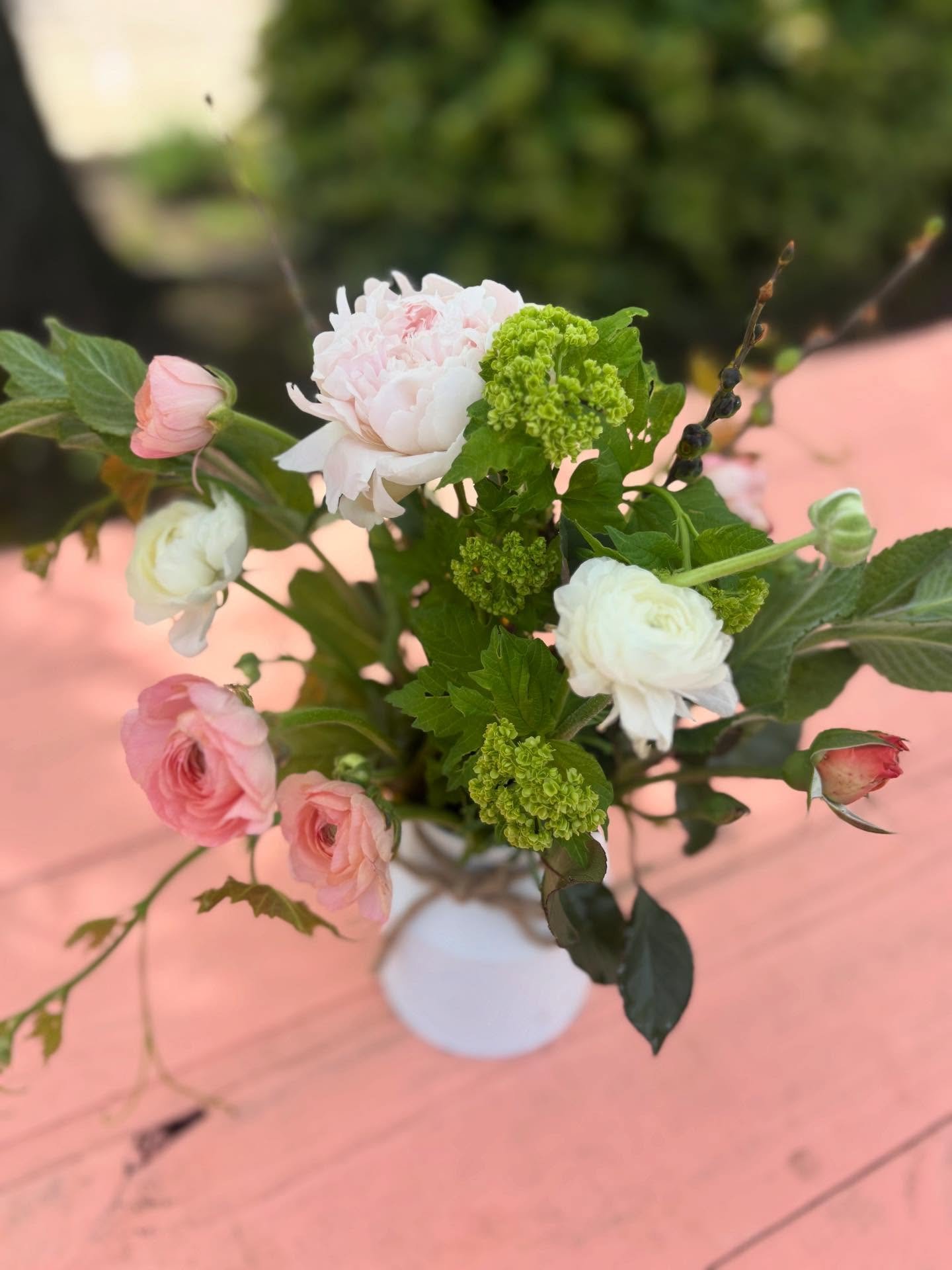 Now taking preorders for our Easter centerpieces in adorable white milk jug vases. Orders close Wednesday, 4/1. $20 each. Message us to order! #easterflowers #springflowers #gilroy #gilroyflowers #localflowers