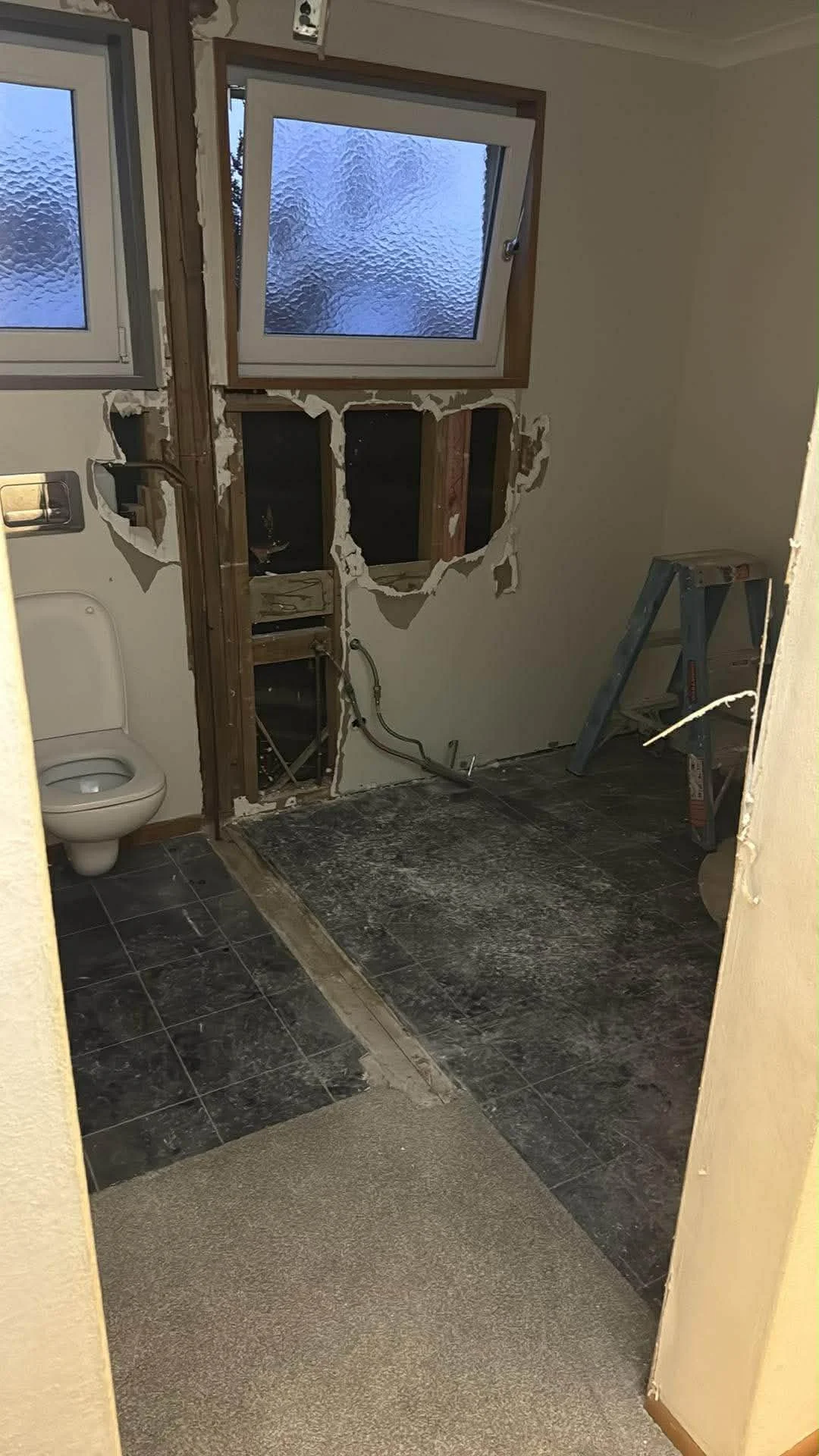 Spargo - Bathroom During 1.jpg