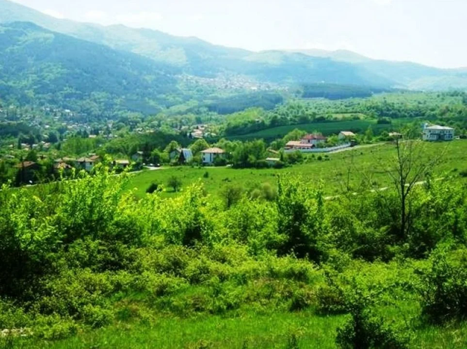 Село Рударци – зелени хълмове и спокойна природа, идеални за селски туризъм