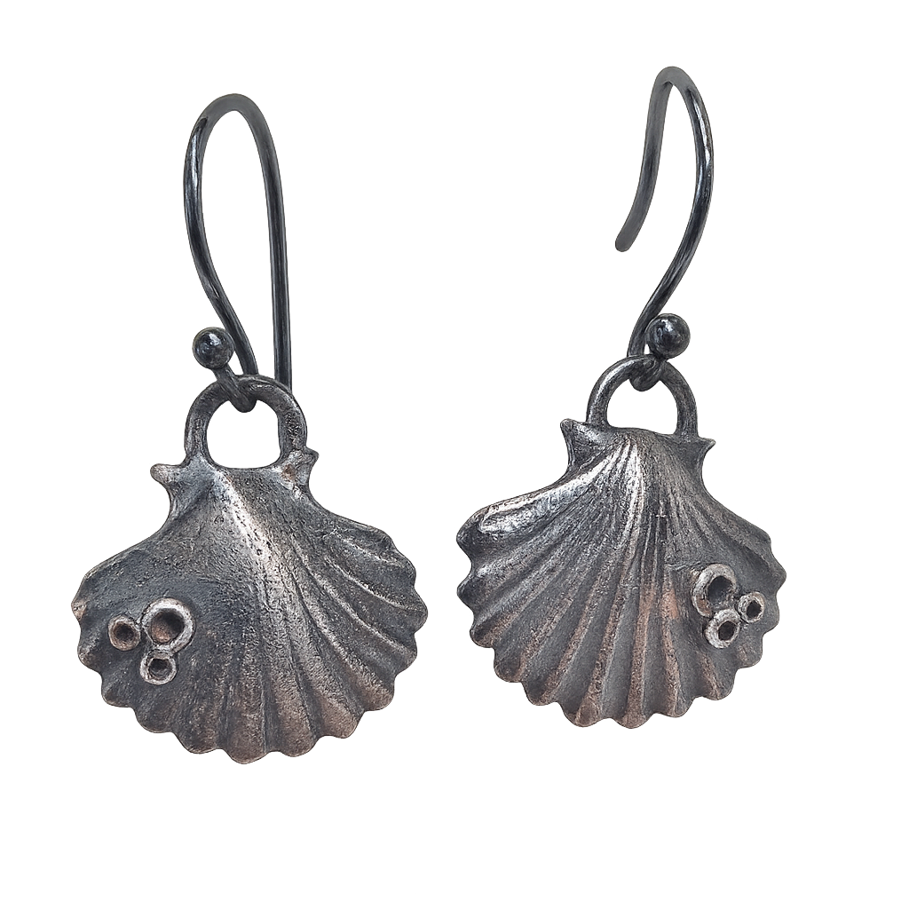 Scallop earrings.png