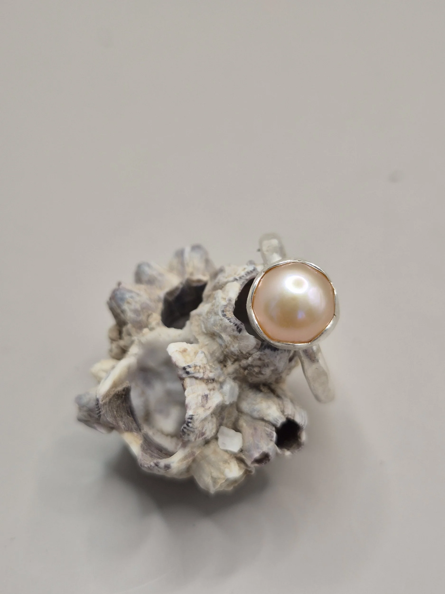 Peach Pearl Solitaire Ring Size L