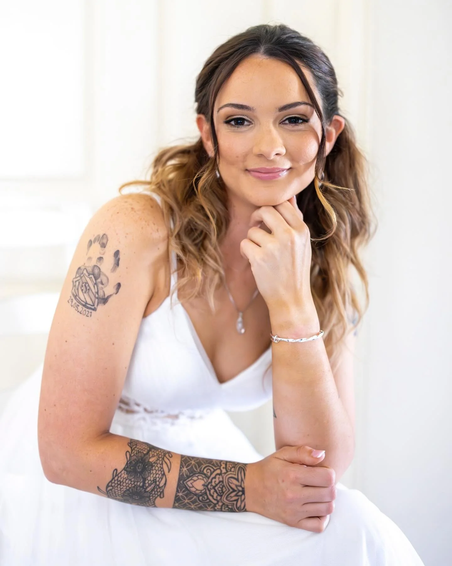 Stay True to YOU on Your Wedding Day

It&rsquo;s easy to get caught up in trends, Pinterest boards, and everyone&rsquo;s well-meaning advice when planning your wedding&mdash;especially when it comes to makeup. But here&rsquo;s the thing: your wedding