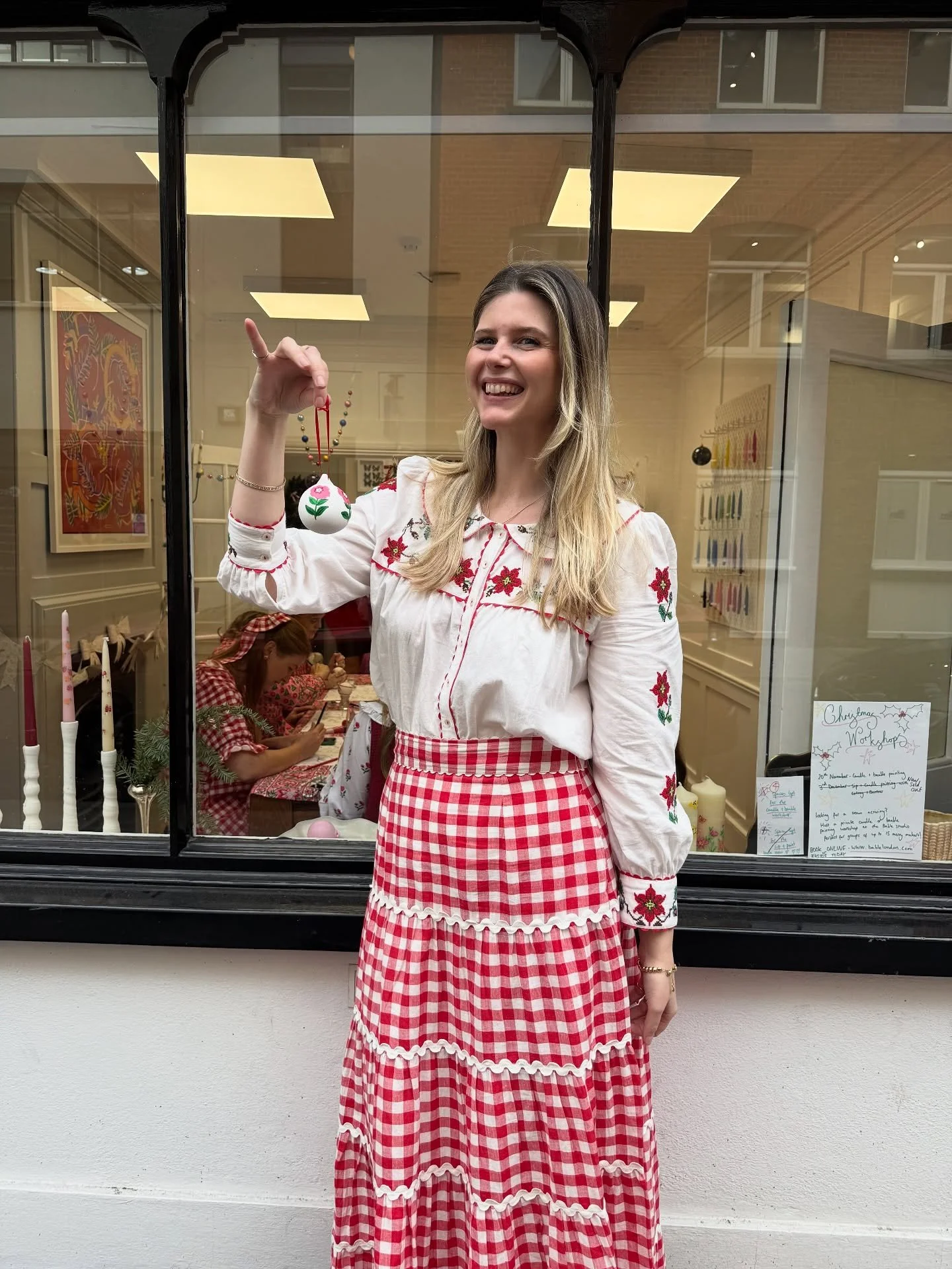 Never too early for some Christmas joy 🎁

@pink_city_prints Christmas workshop hosted by @bablelondon