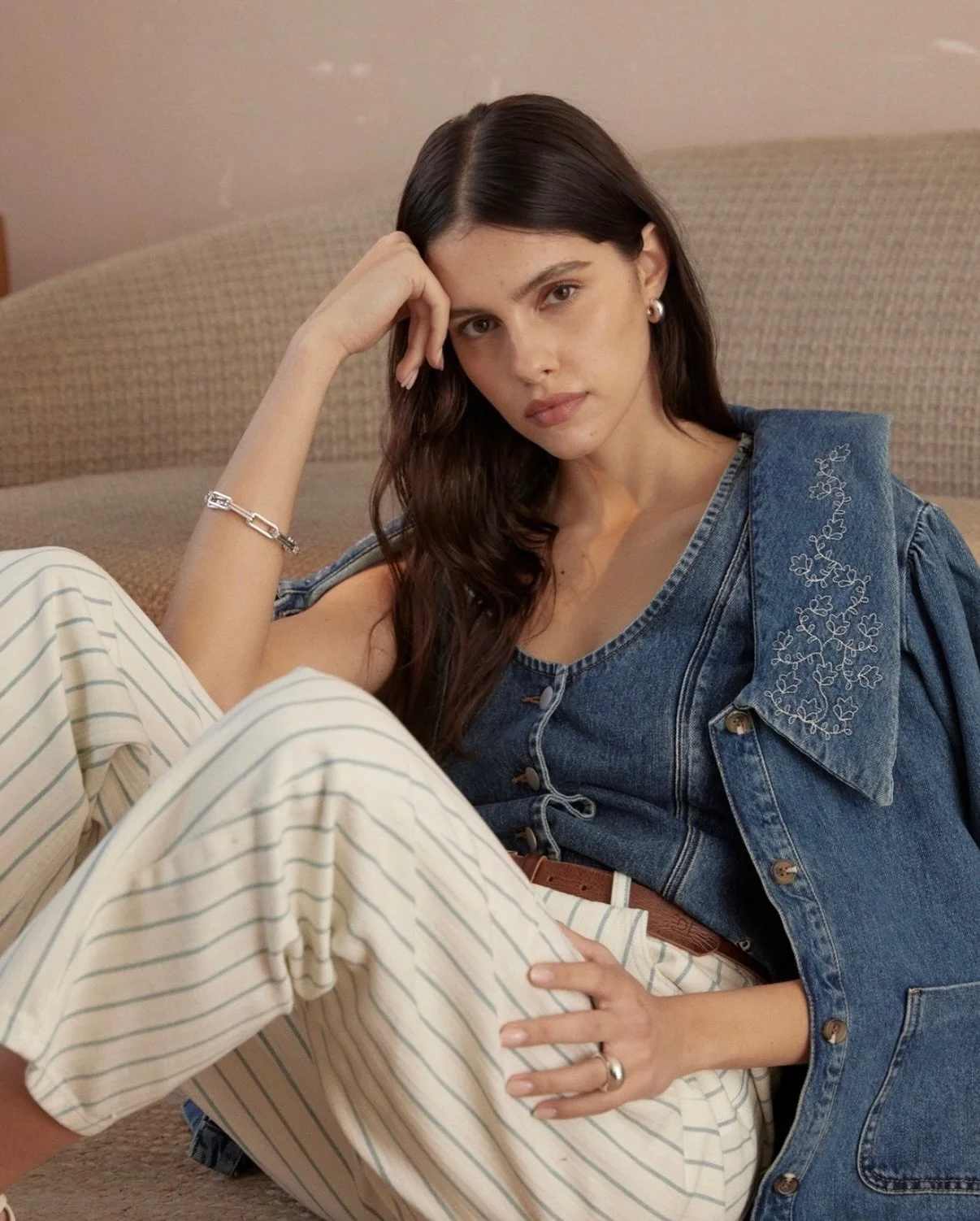 The Neve flower jacket 🌼 made from organic cotton which is grown using methods that minimise environmental impact. Avoiding harmful chemicals, its production requires less energy, and significantly reduces water usage. Basically consciously kind den