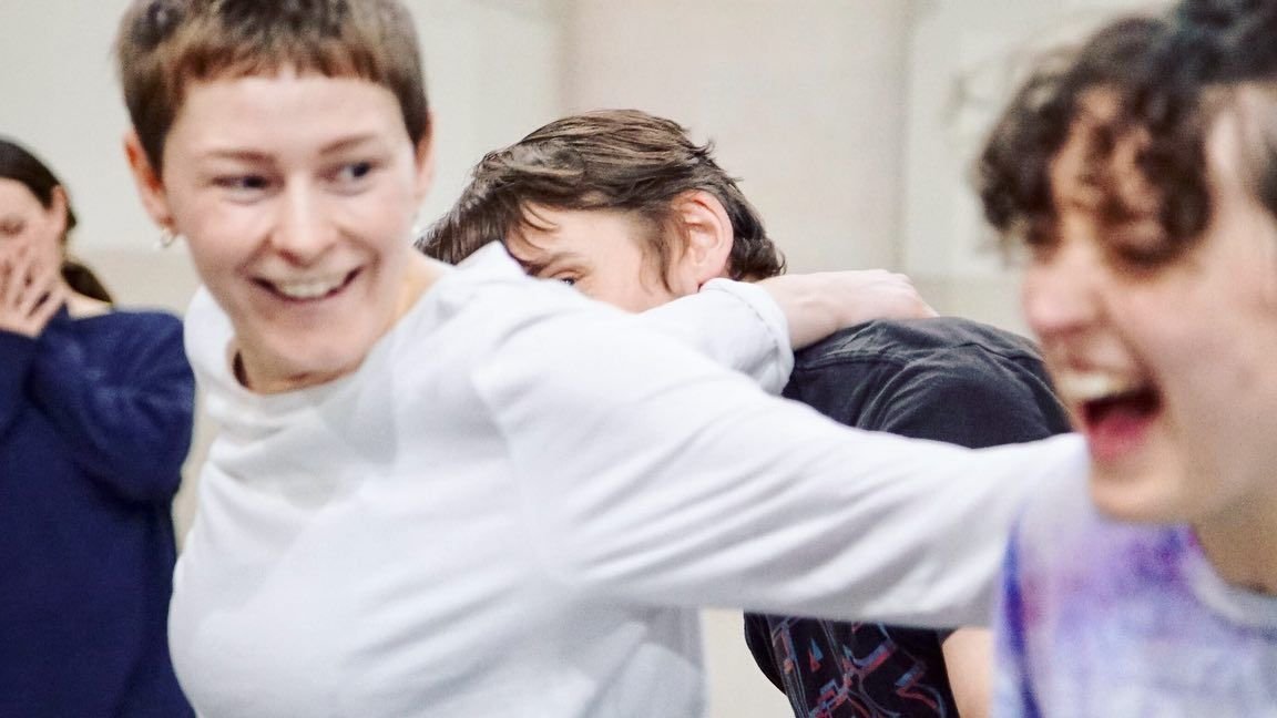 Ella_Katie_laughing-28ca2d14.jpeg