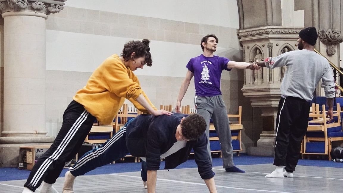 Dancers_lean-48b8c9e1.jpeg