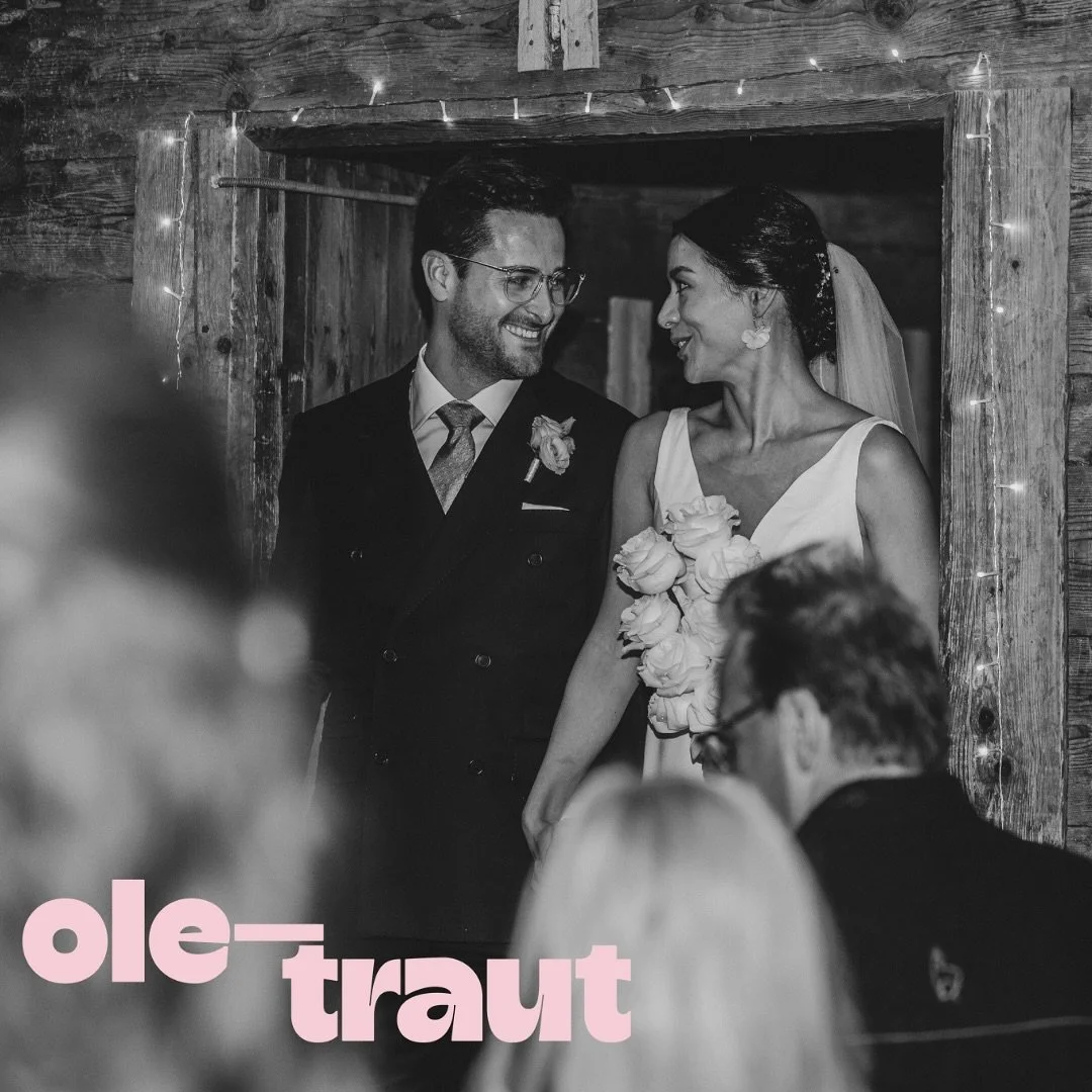 ole hat getraut: @philipp_90 &amp; @eri.hw_ 💒 

danke f&uuml;r euer Vertrauen und die Einladung zu dieser wundervollen Hochzeit. 

#freietrauung #trauung #trauungszeremonie #hochzeitsinspiration #hochzeitsredner #freiertraurednerberlin