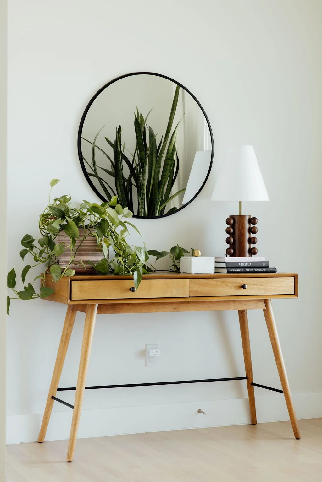 Damn Good Interiors_Thunder_LR_Entry2.jpg